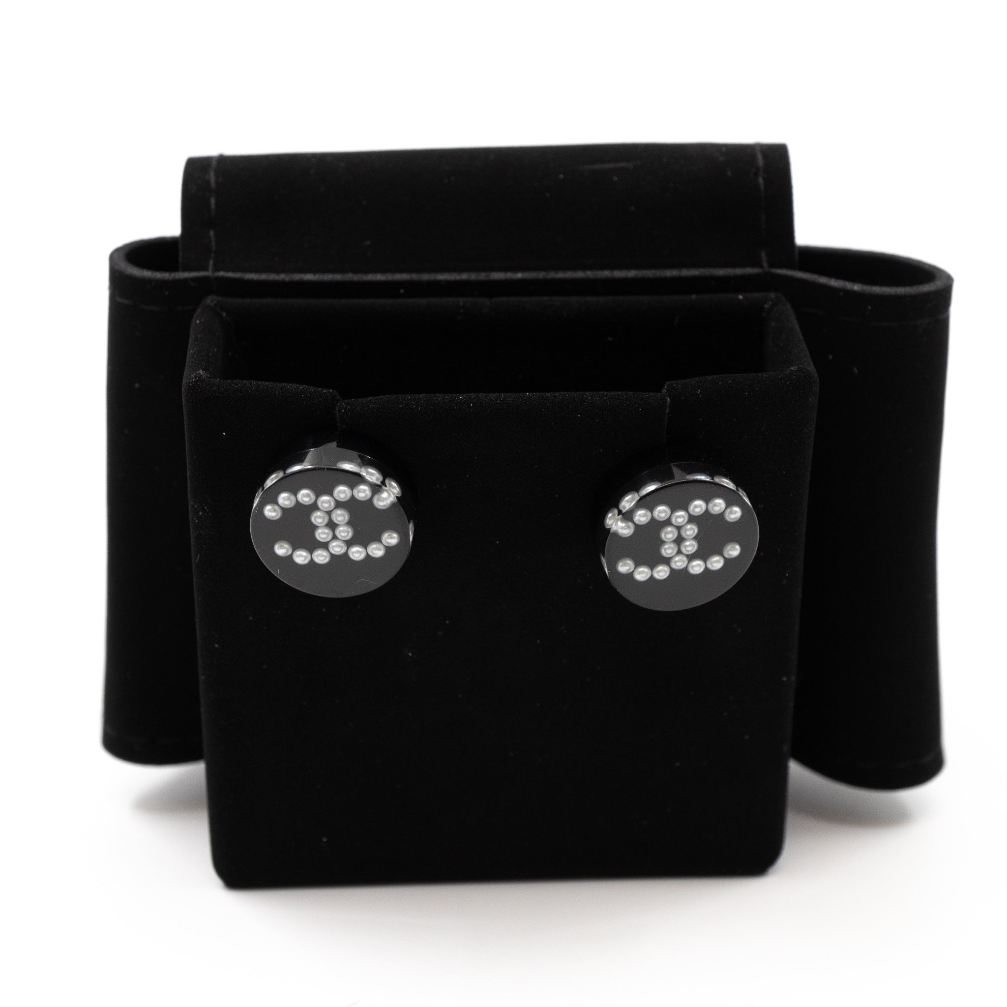 CC Round Earrings Black Pearl