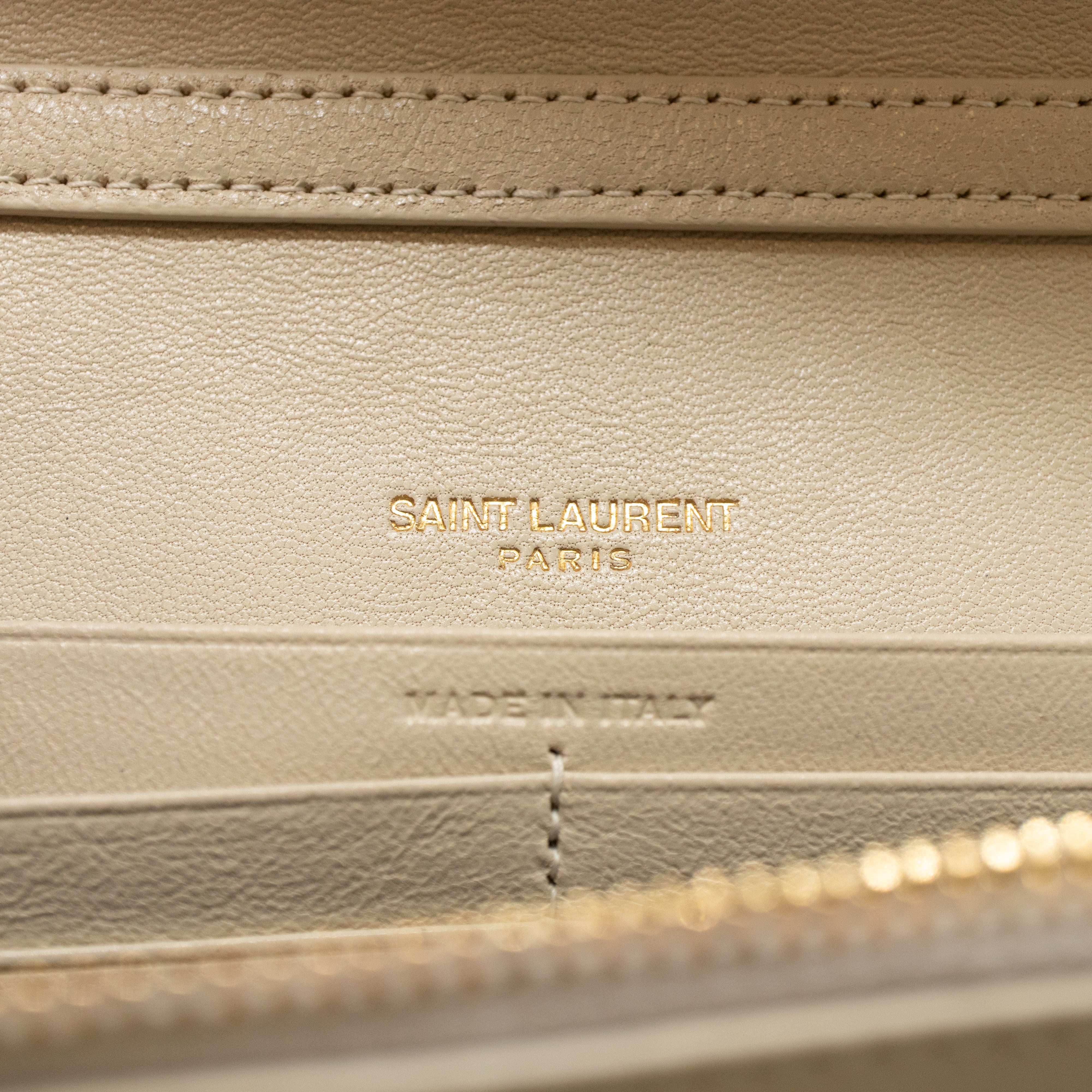 Becky Wallet on Chain Blanc Leather