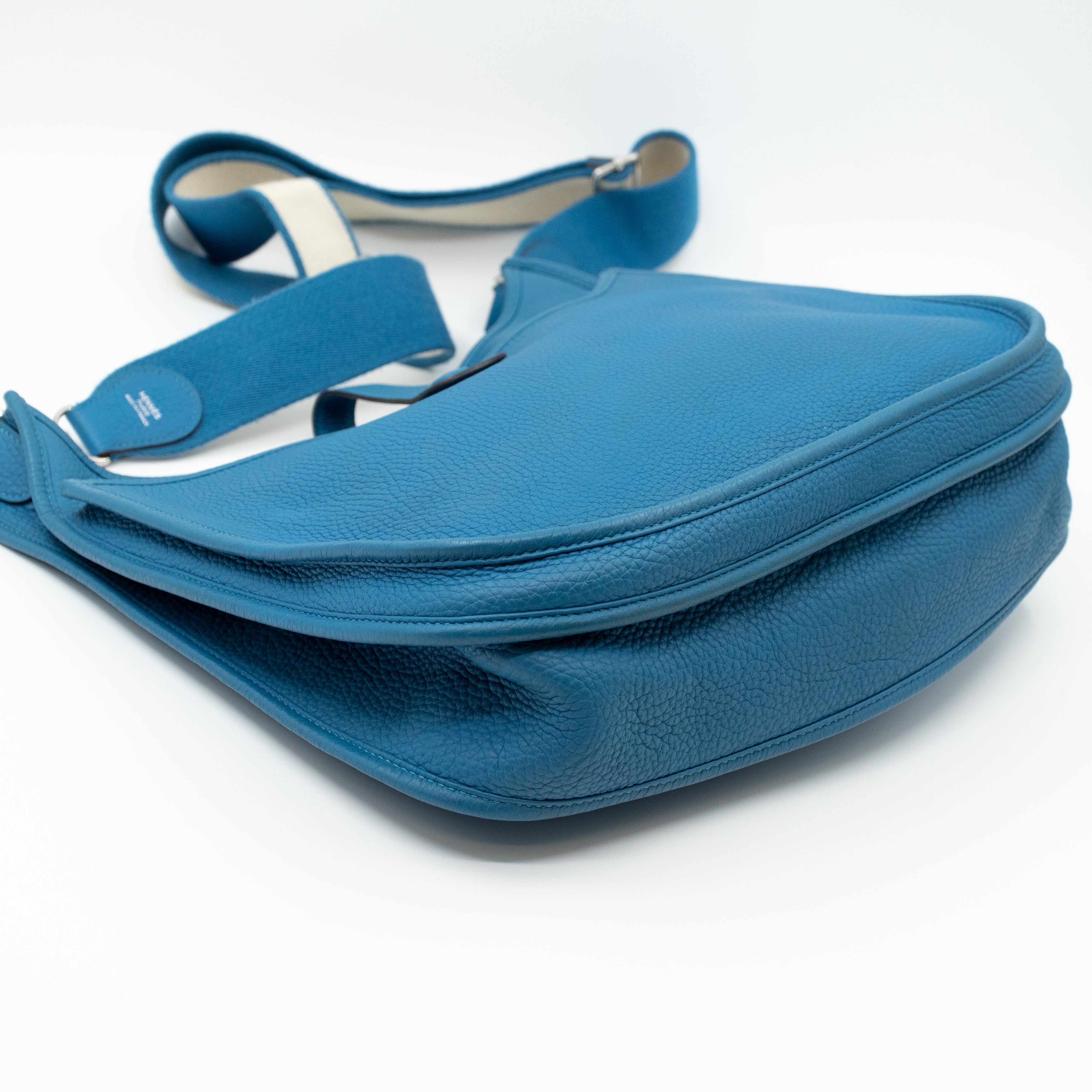 Evelyne III 31 Blue Jean