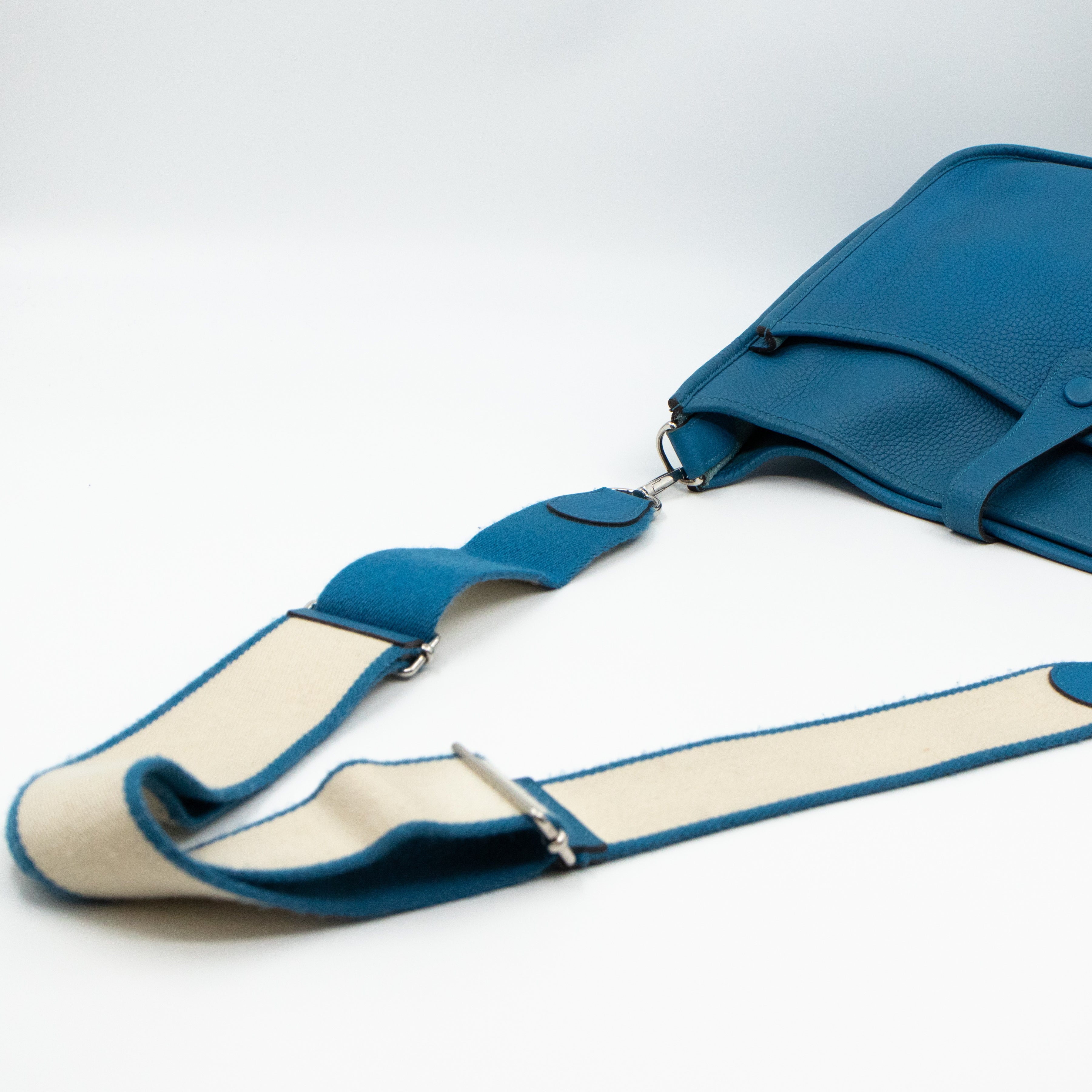 Evelyne III 31 Blue Jean