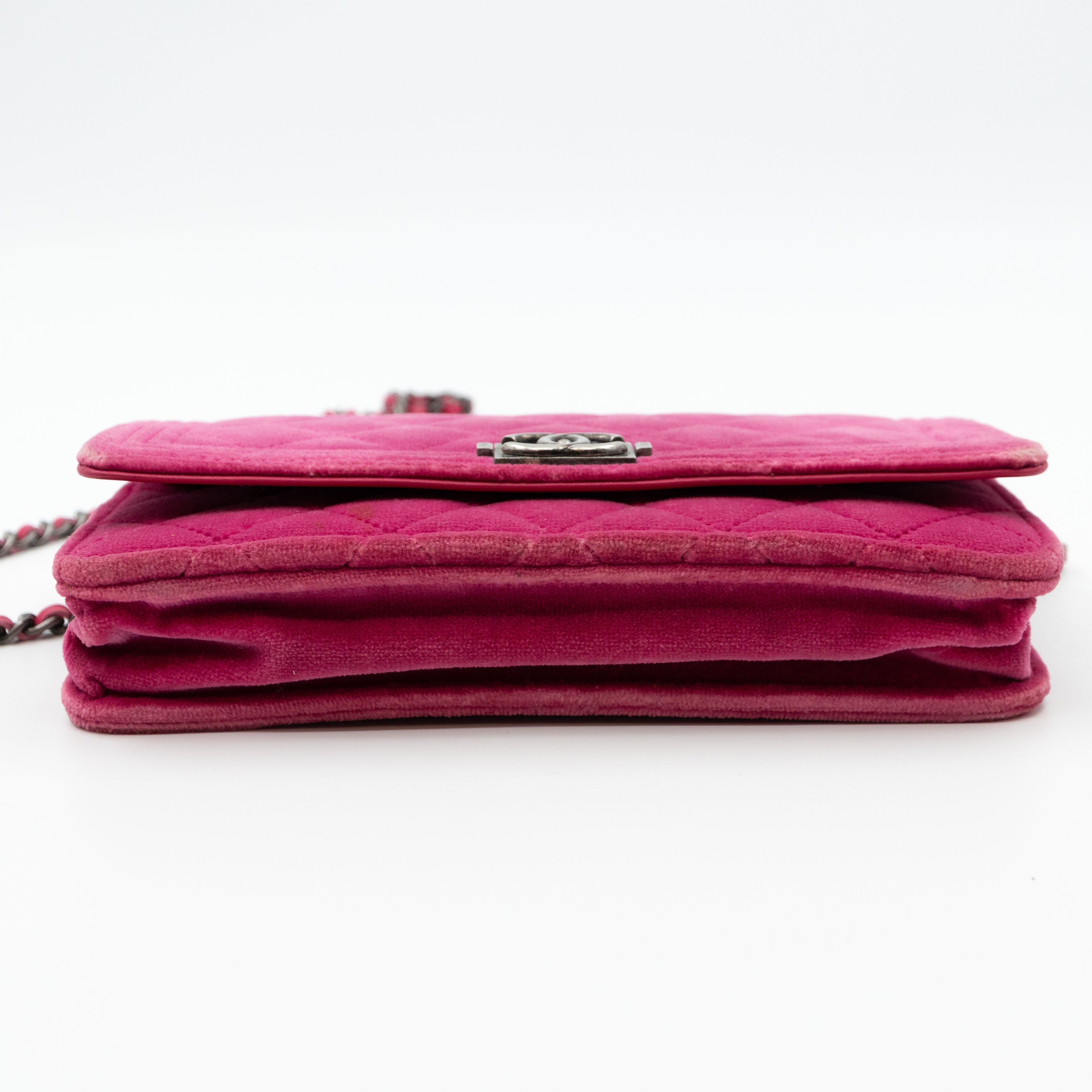 Boy Wallet On Chain Pink Velvet