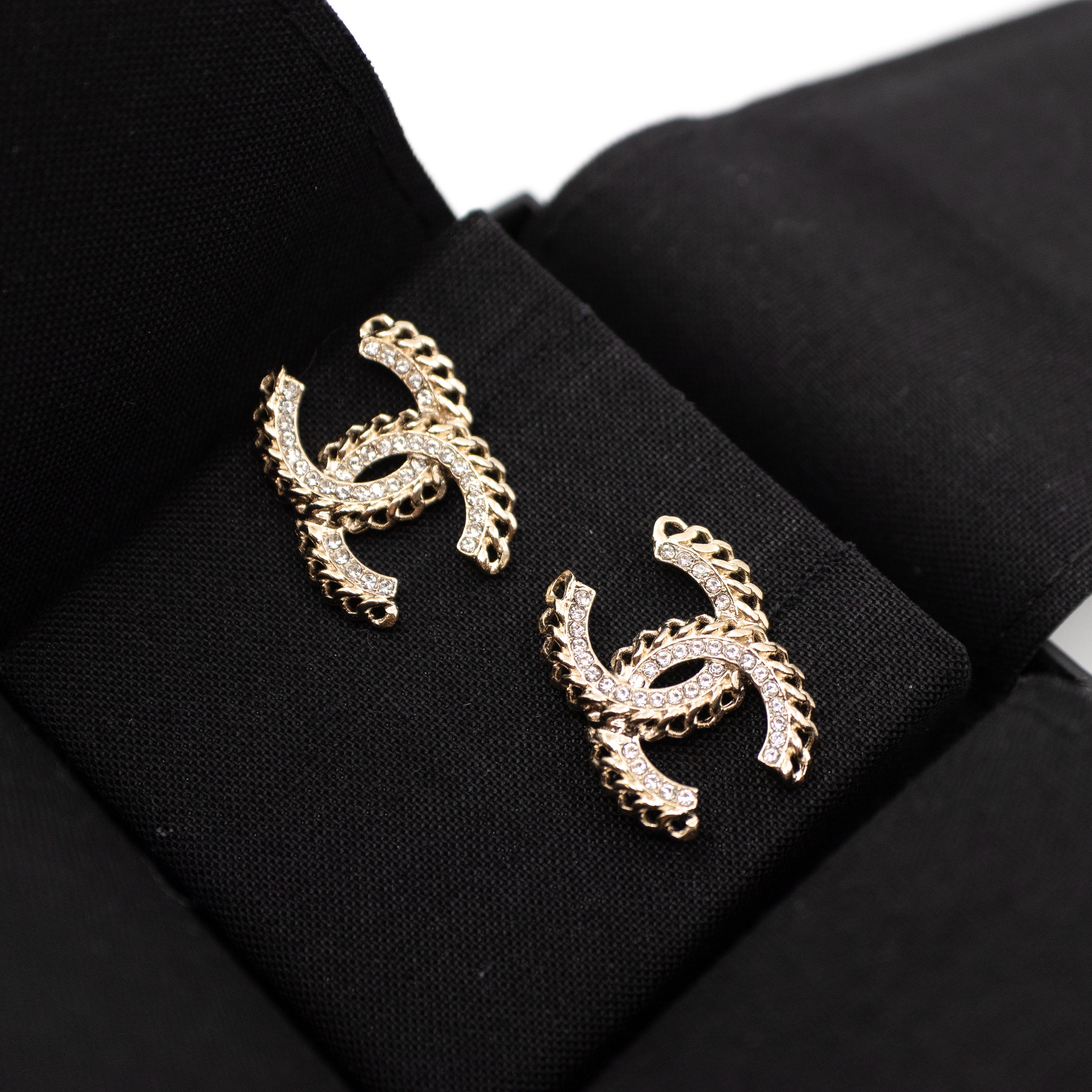 CC Crystal Chain Earrings Light Gold