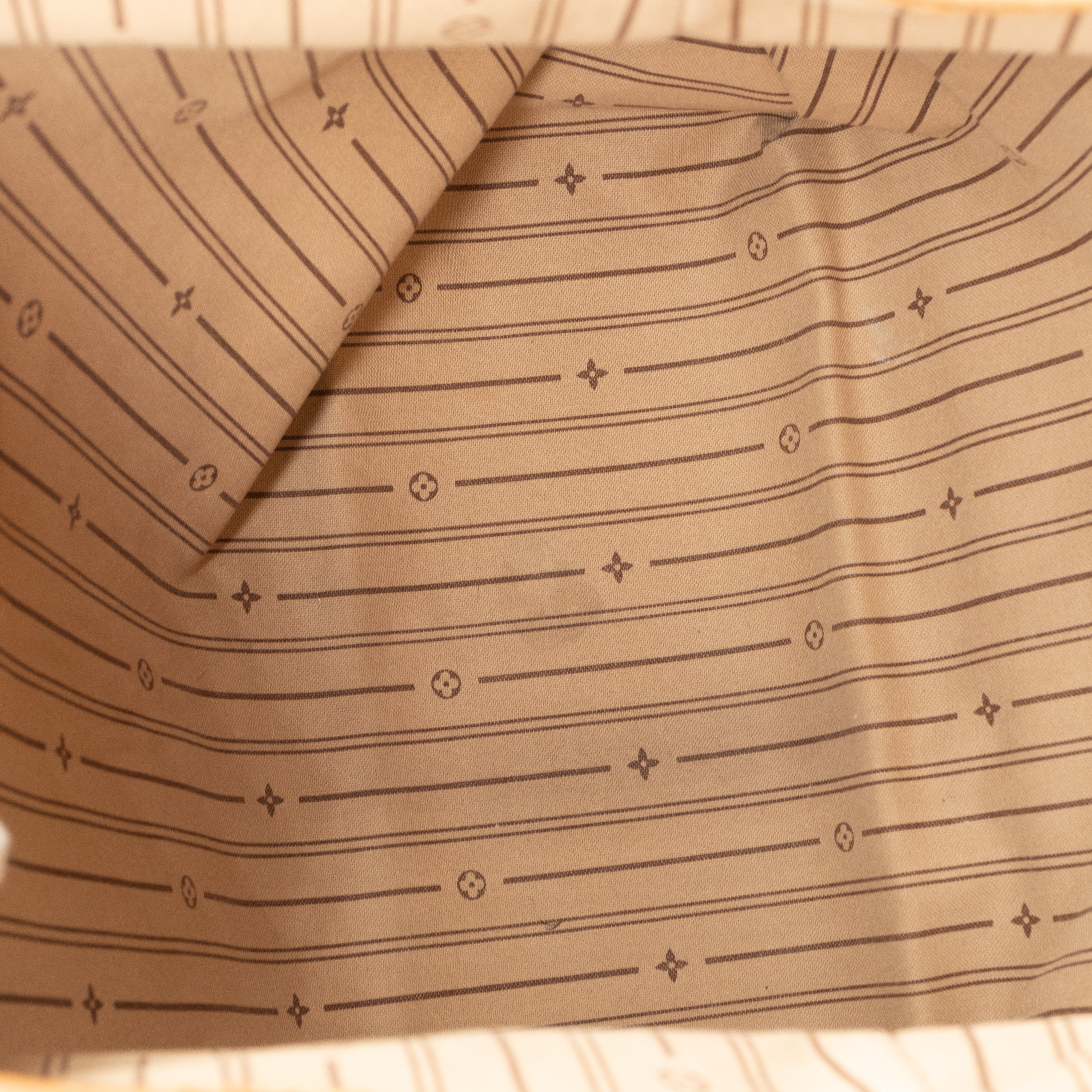 Delightful MM Monogram