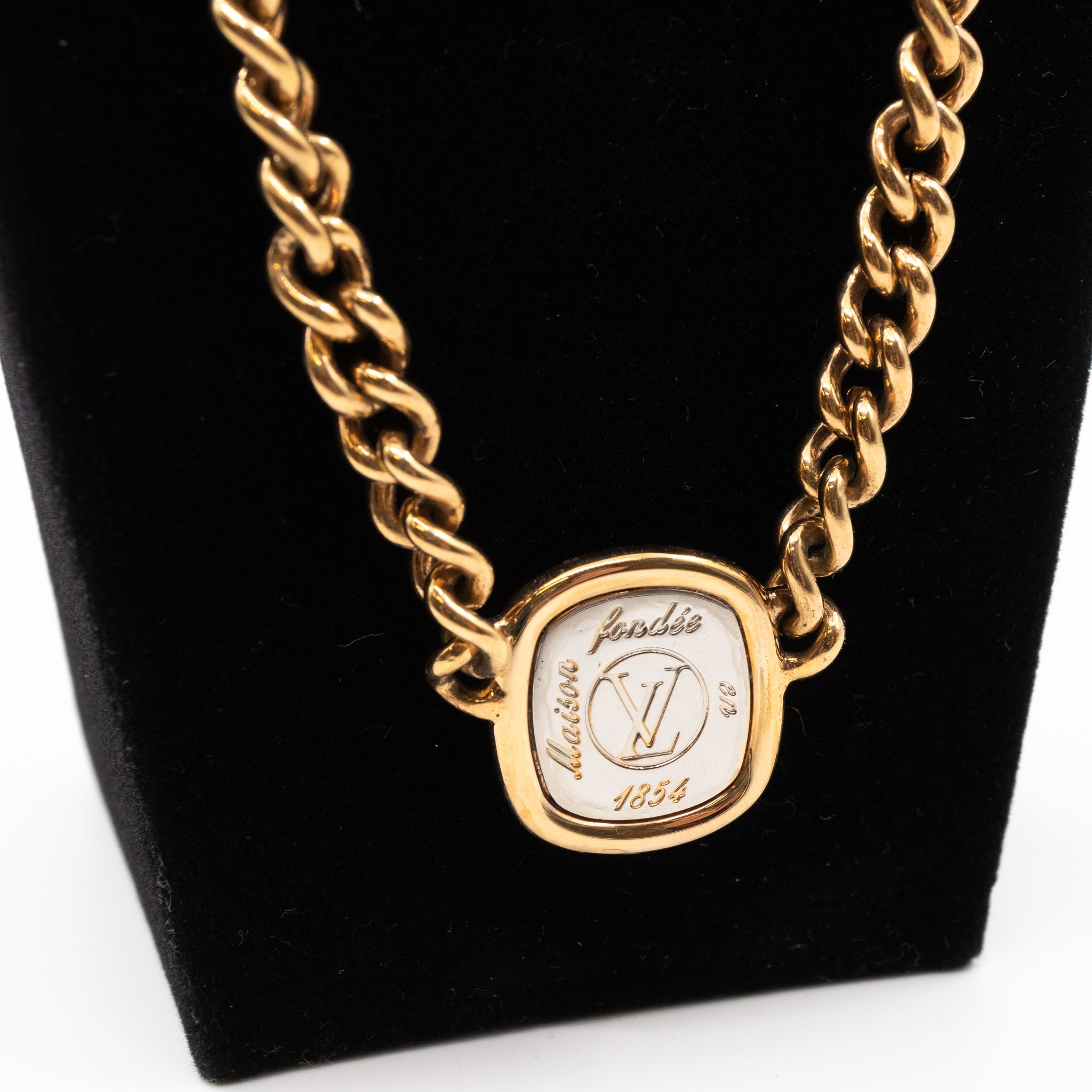 ID LV Necklace Gold