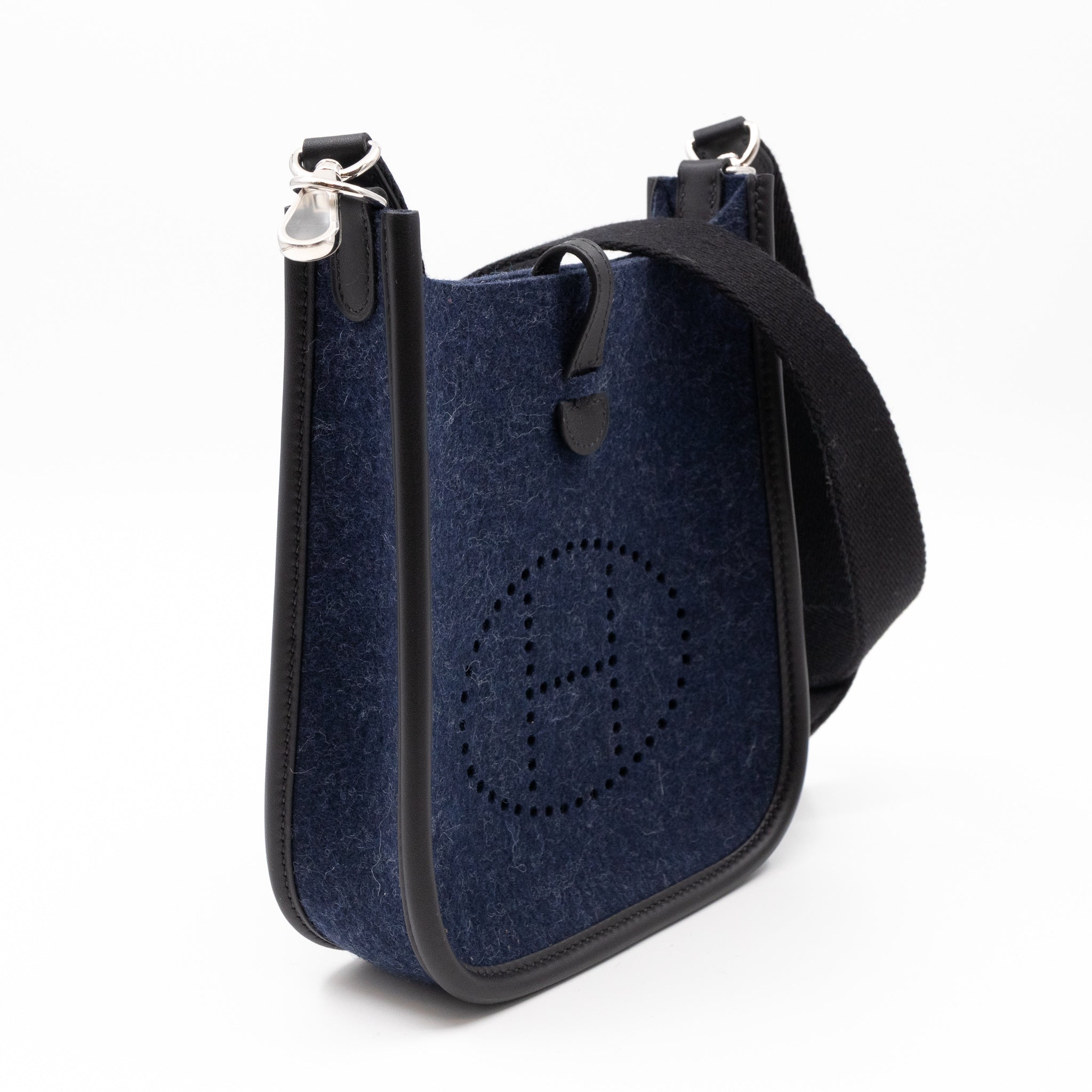 Evelyne 16 Amazone Blue Felt