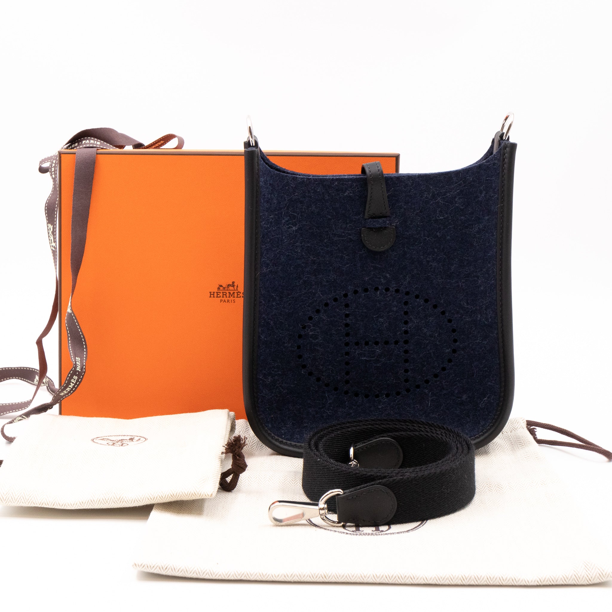 Evelyne 16 Amazone Blue Felt