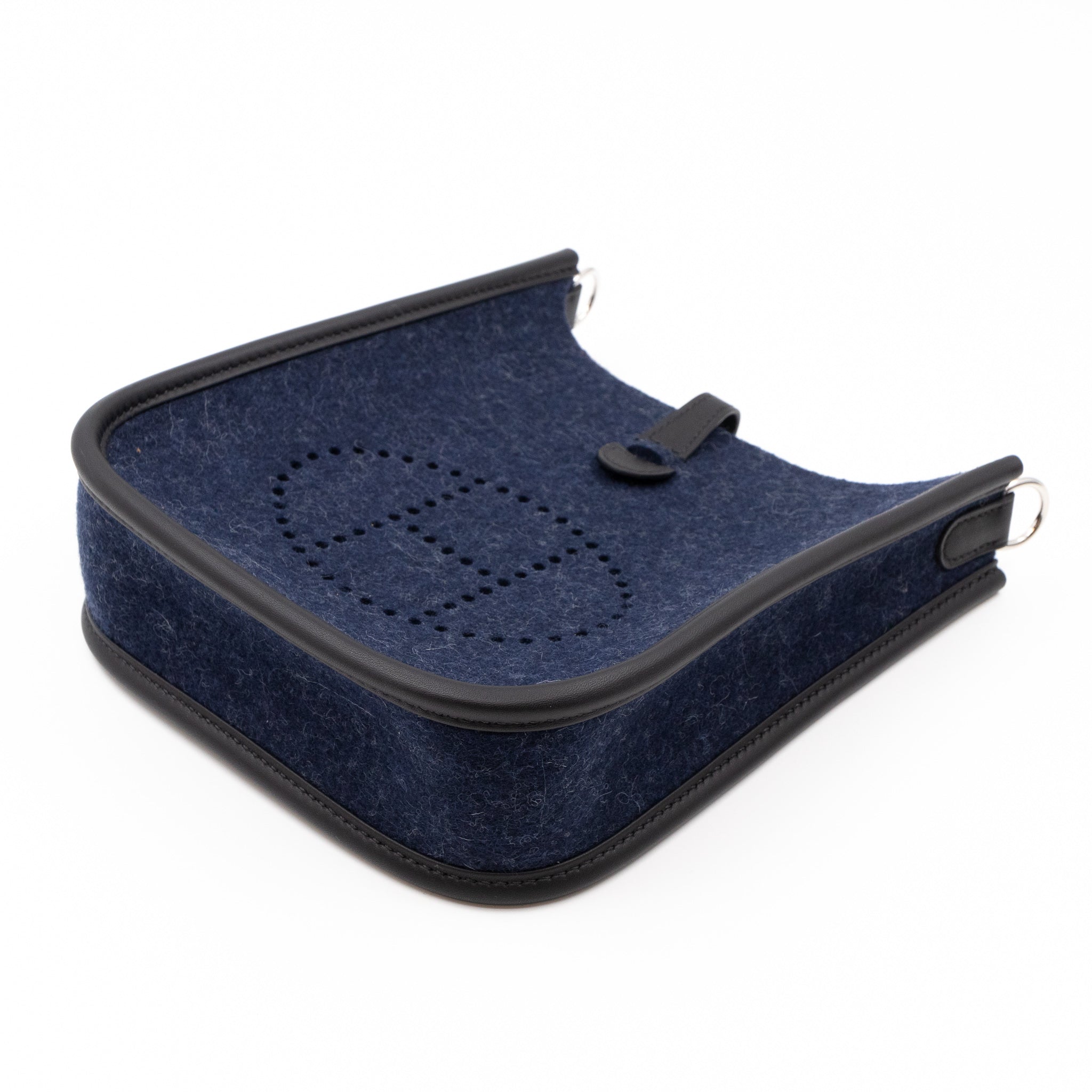 Evelyne 16 Amazone Blue Felt