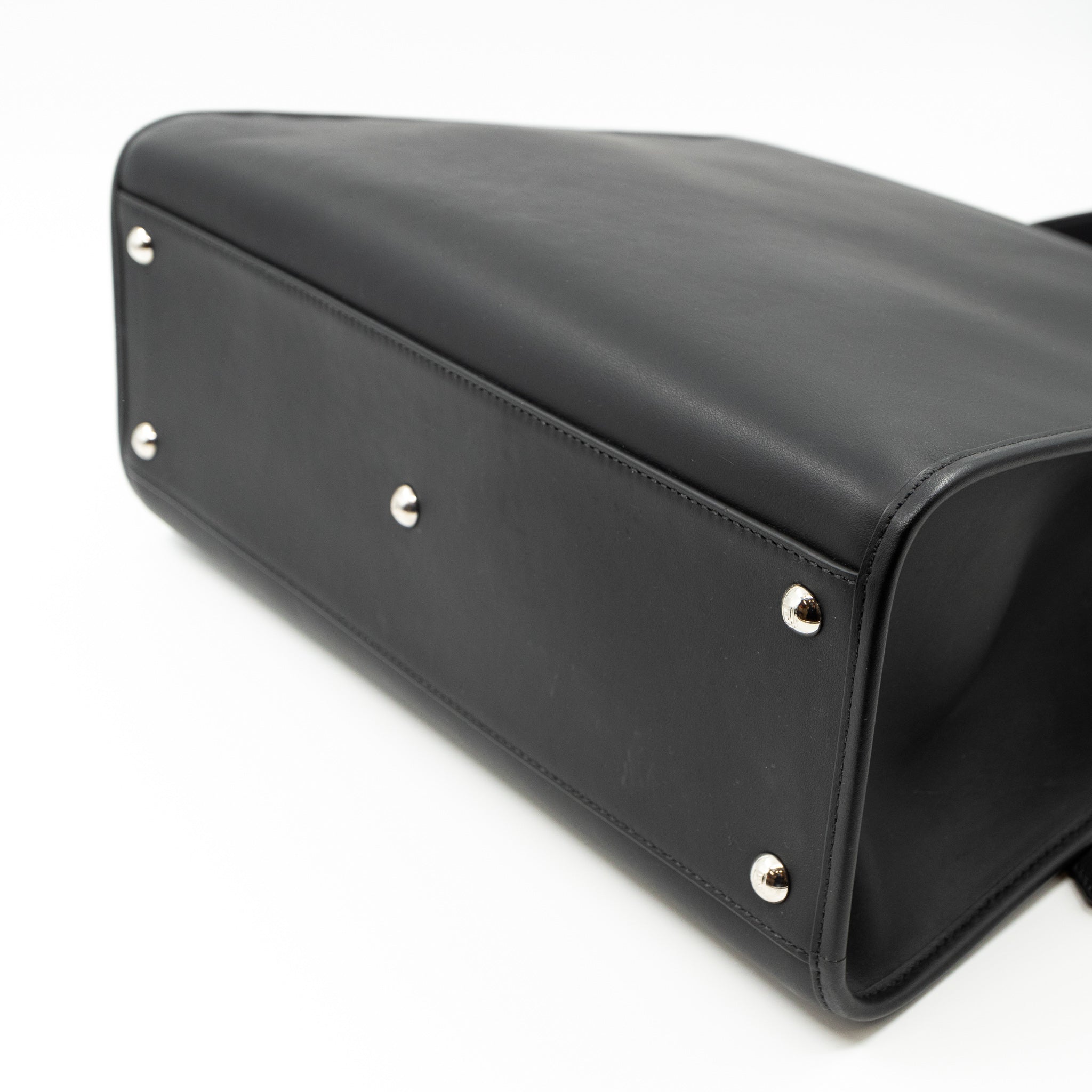 Runaway Regular Black Leather