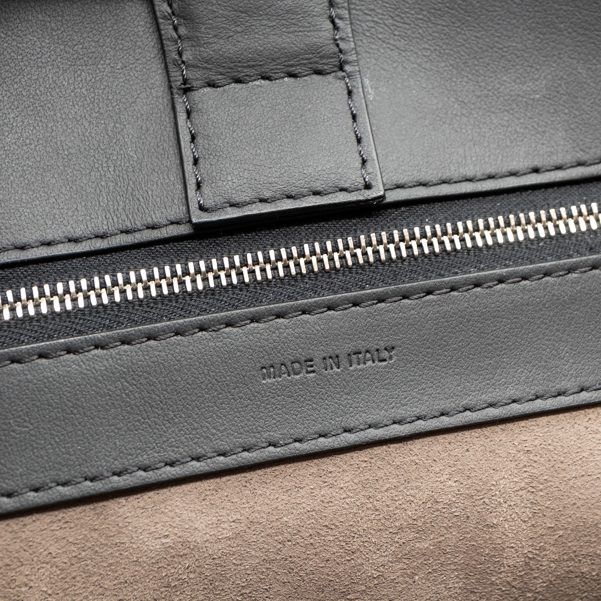 Runaway Regular Black Leather