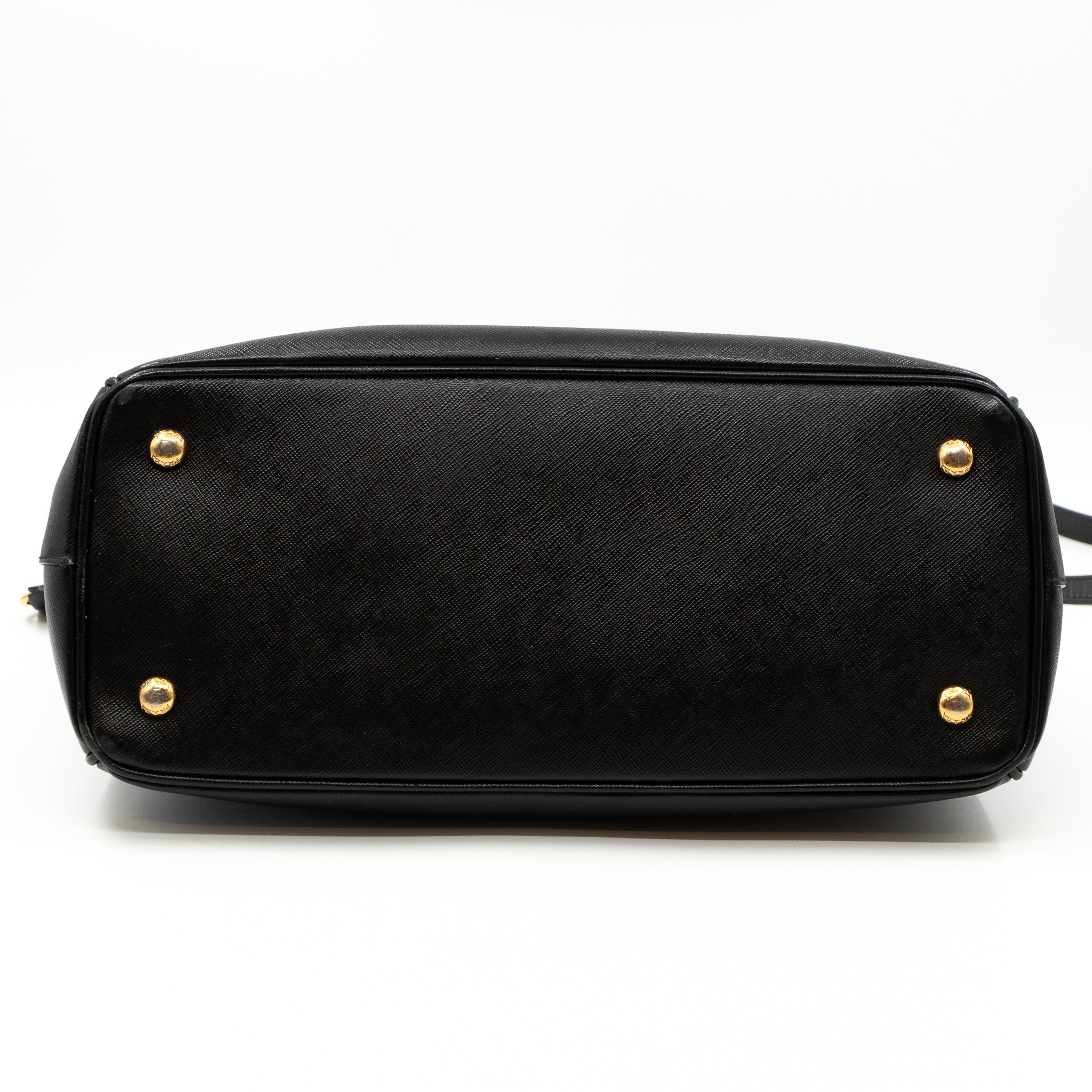 Galleria Medium Single Zip Black Saffiano