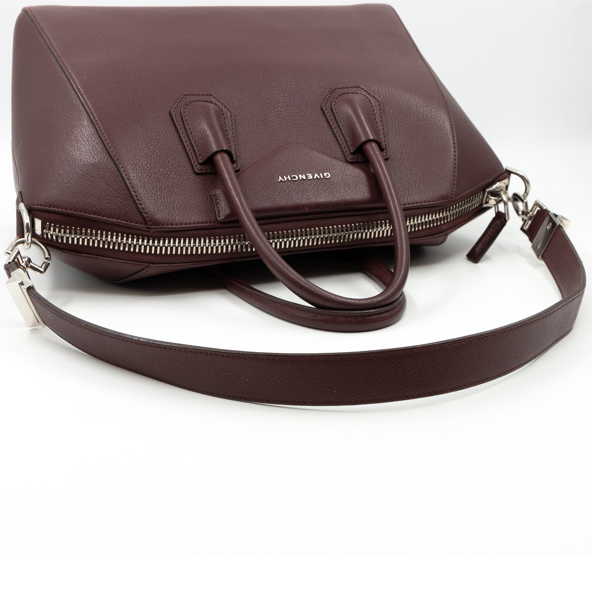 Antigona Medium Burgundy Leather
