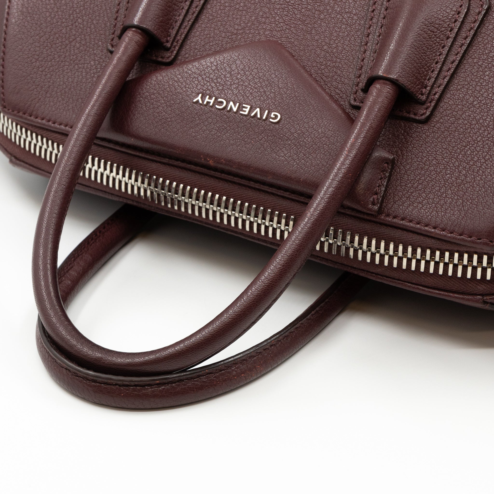 Antigona Medium Burgundy Leather