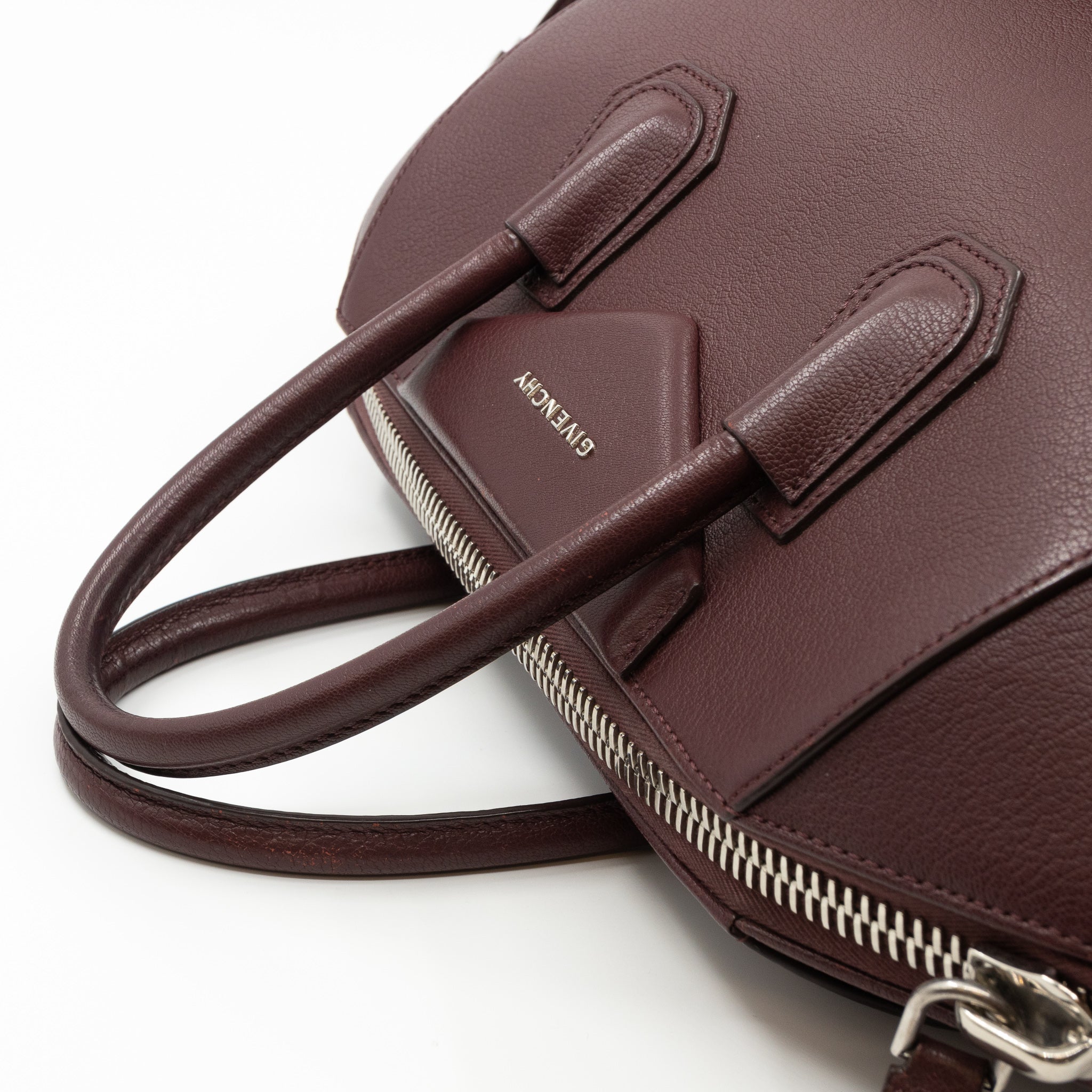 Antigona Medium Burgundy Leather