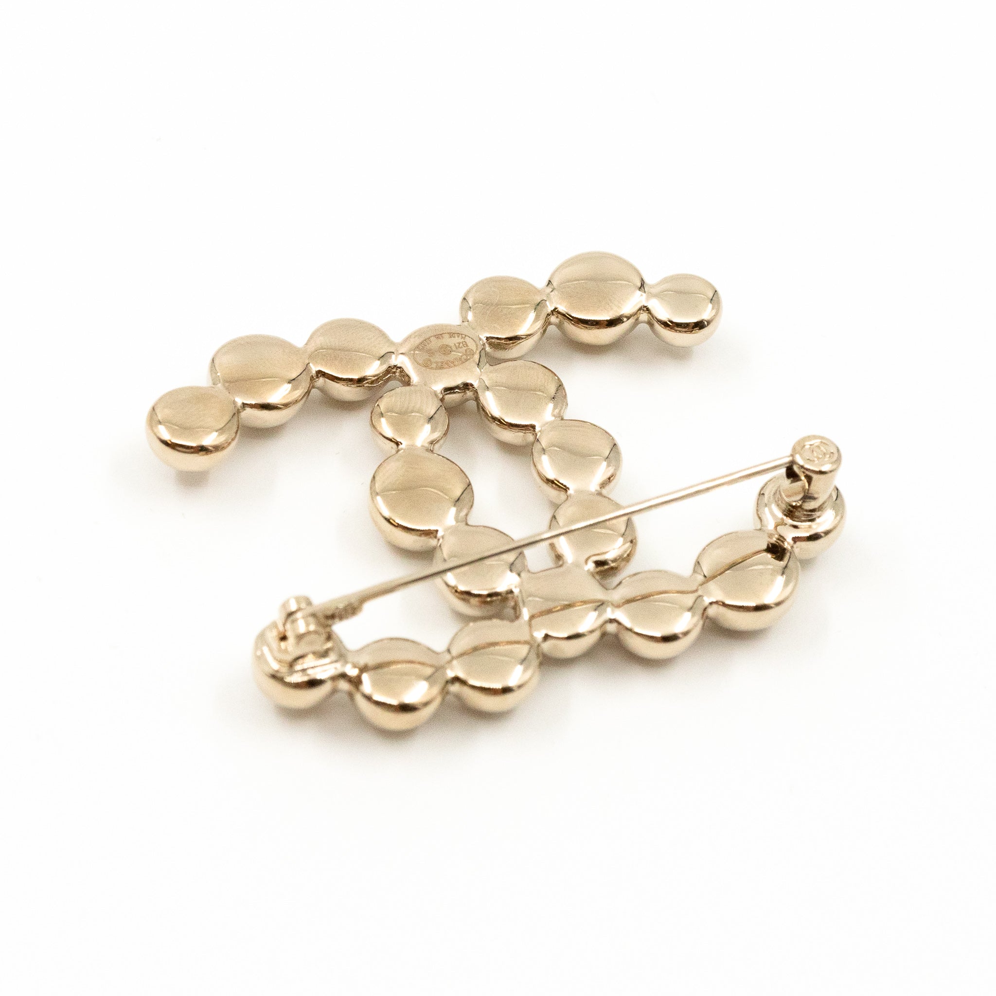 CC Metal Pearls Brooch