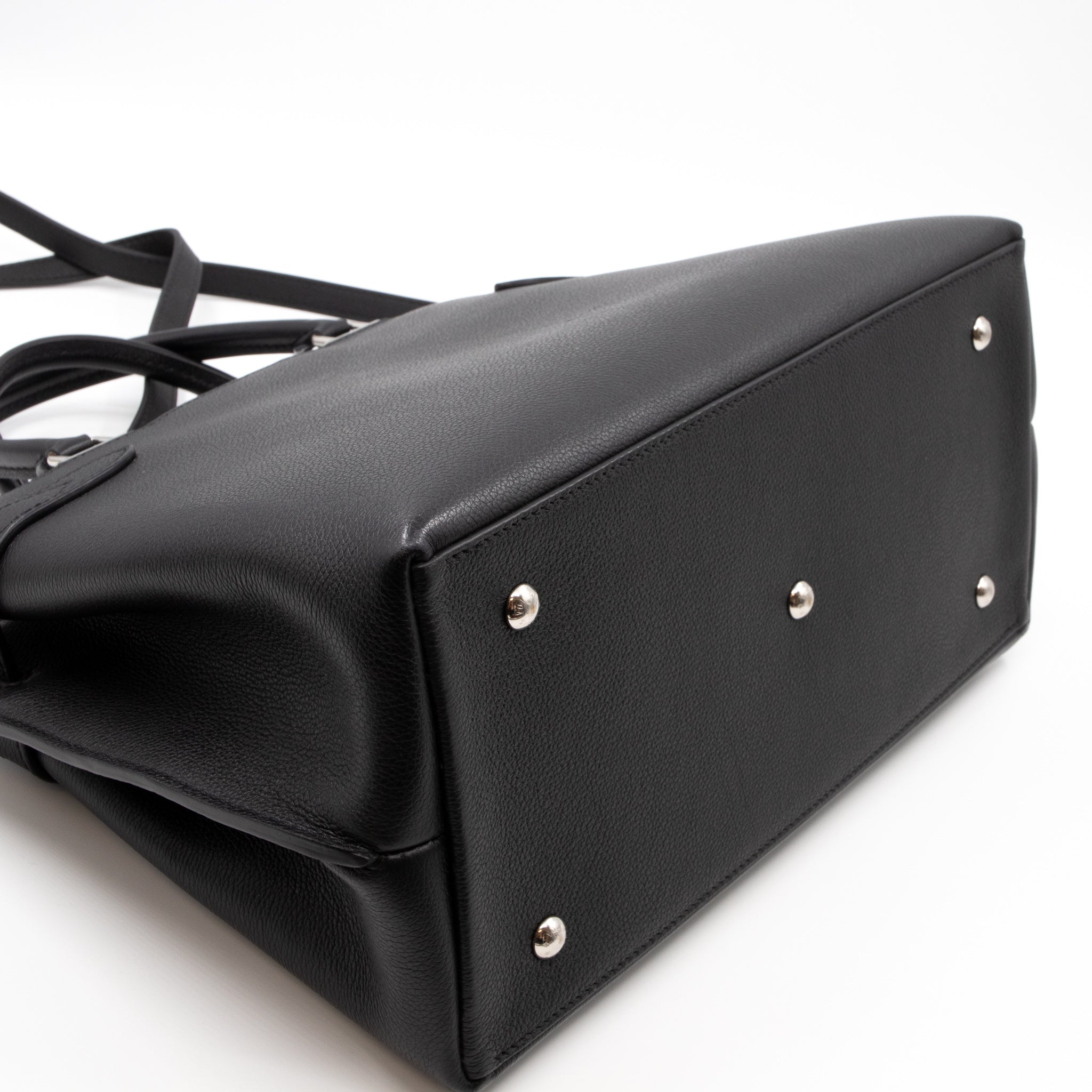 Lockme Day Black Leather