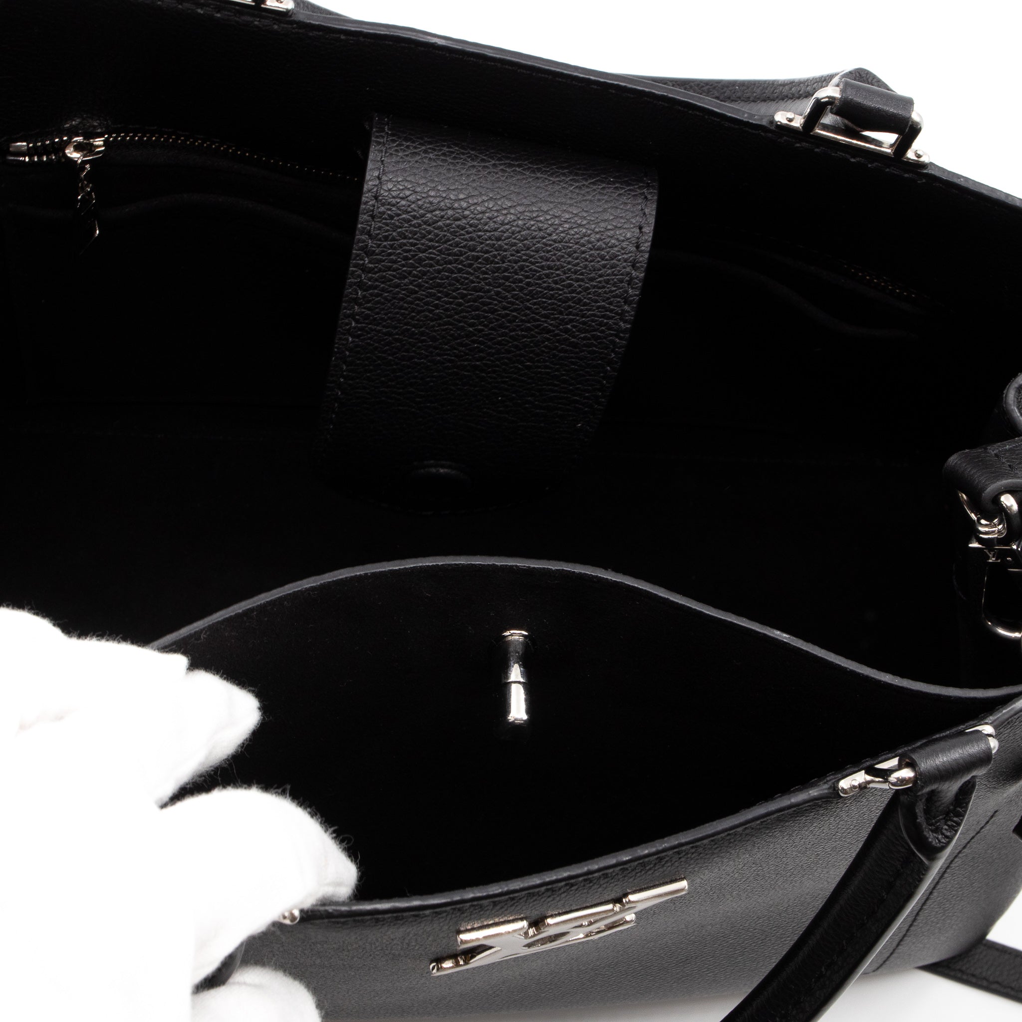 Lockme Day Black Leather