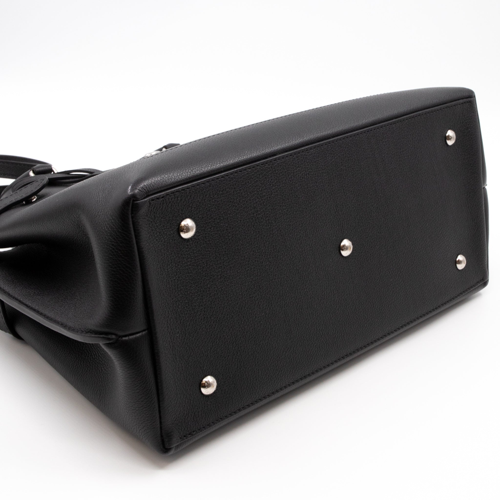 Lockme Day Black Leather