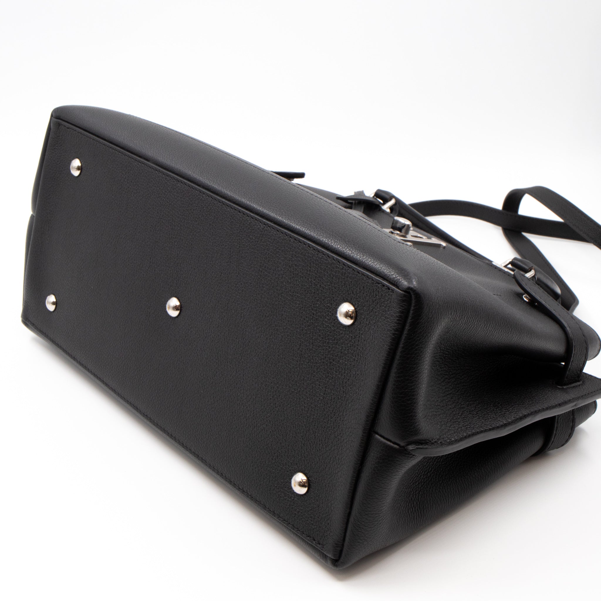 Lockme Day Black Leather