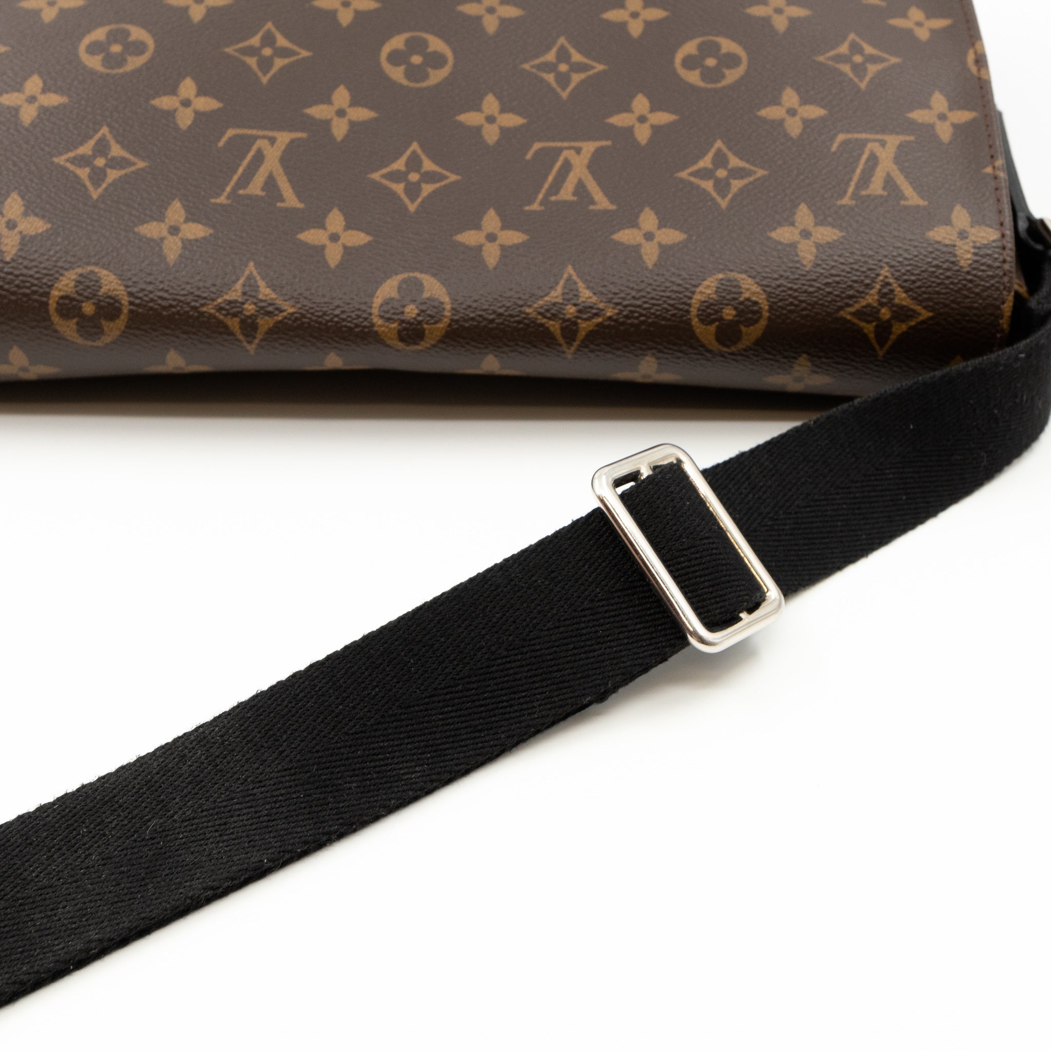 District MM Monogram Macassar