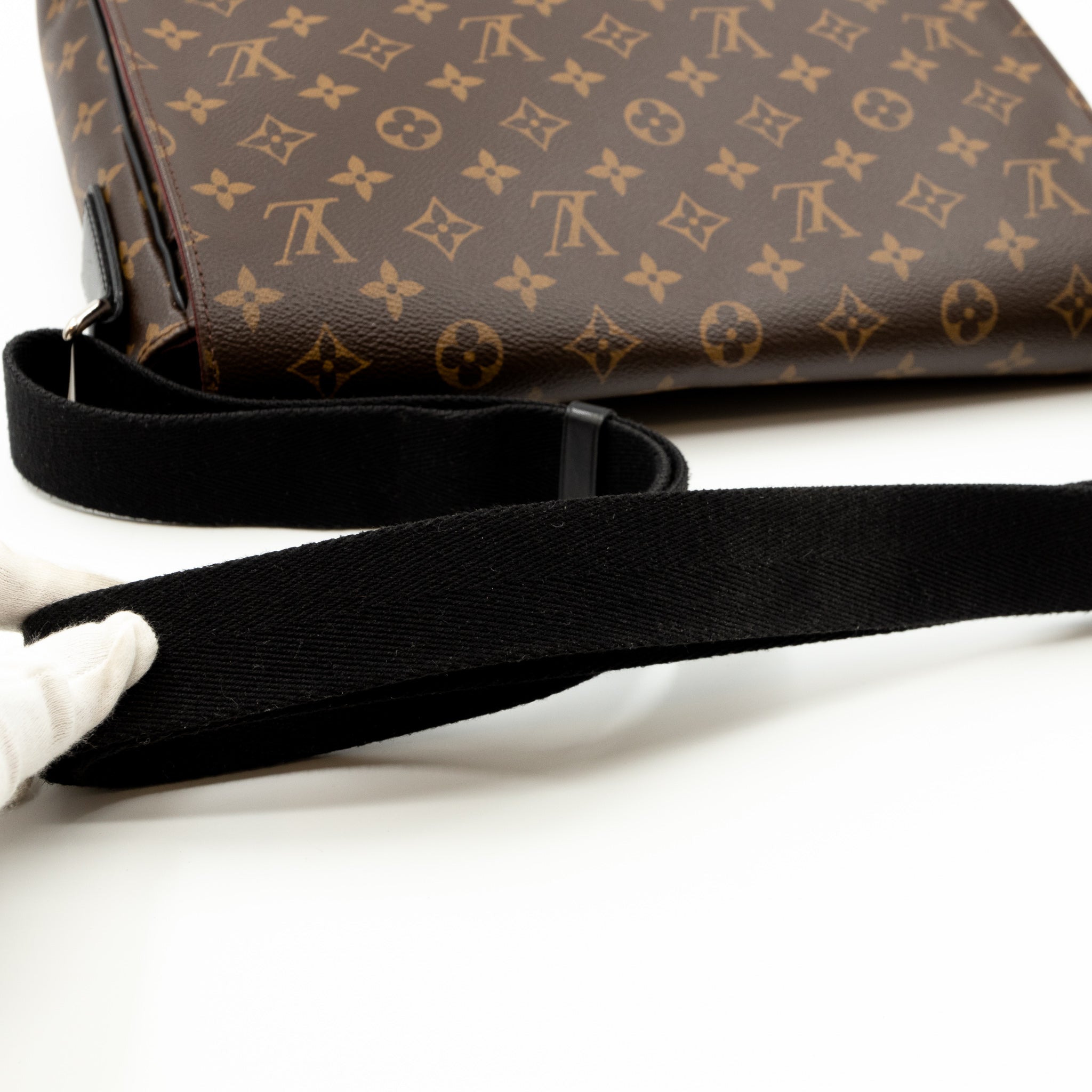 District MM Monogram Macassar