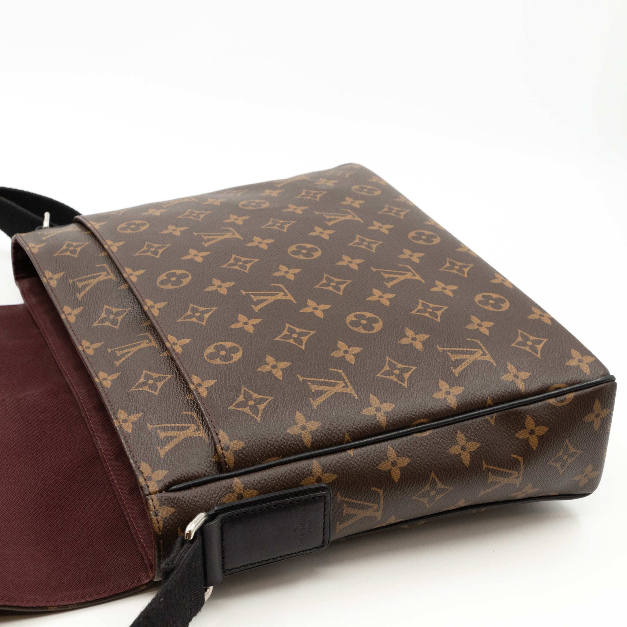 District MM Monogram Macassar