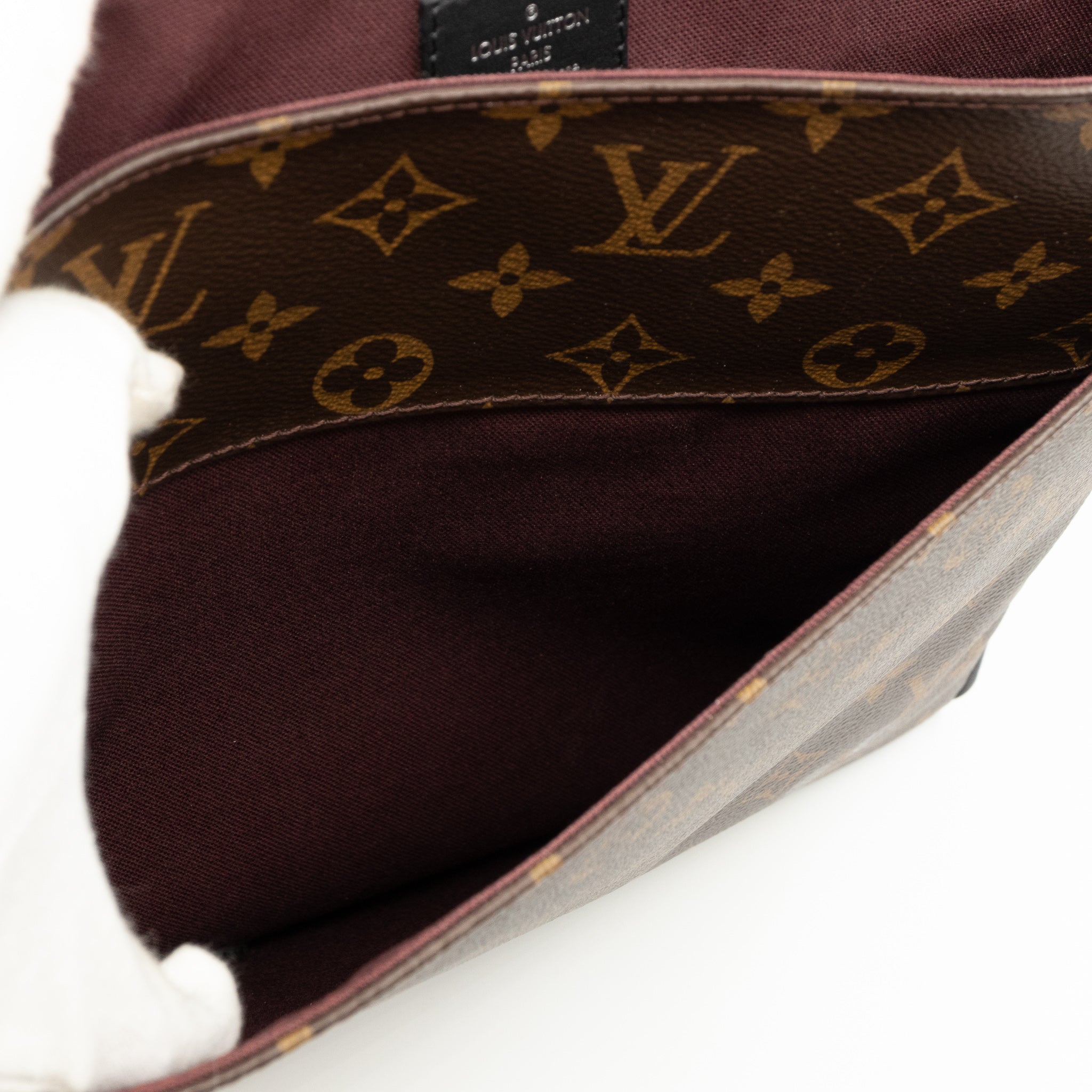 District MM Monogram Macassar