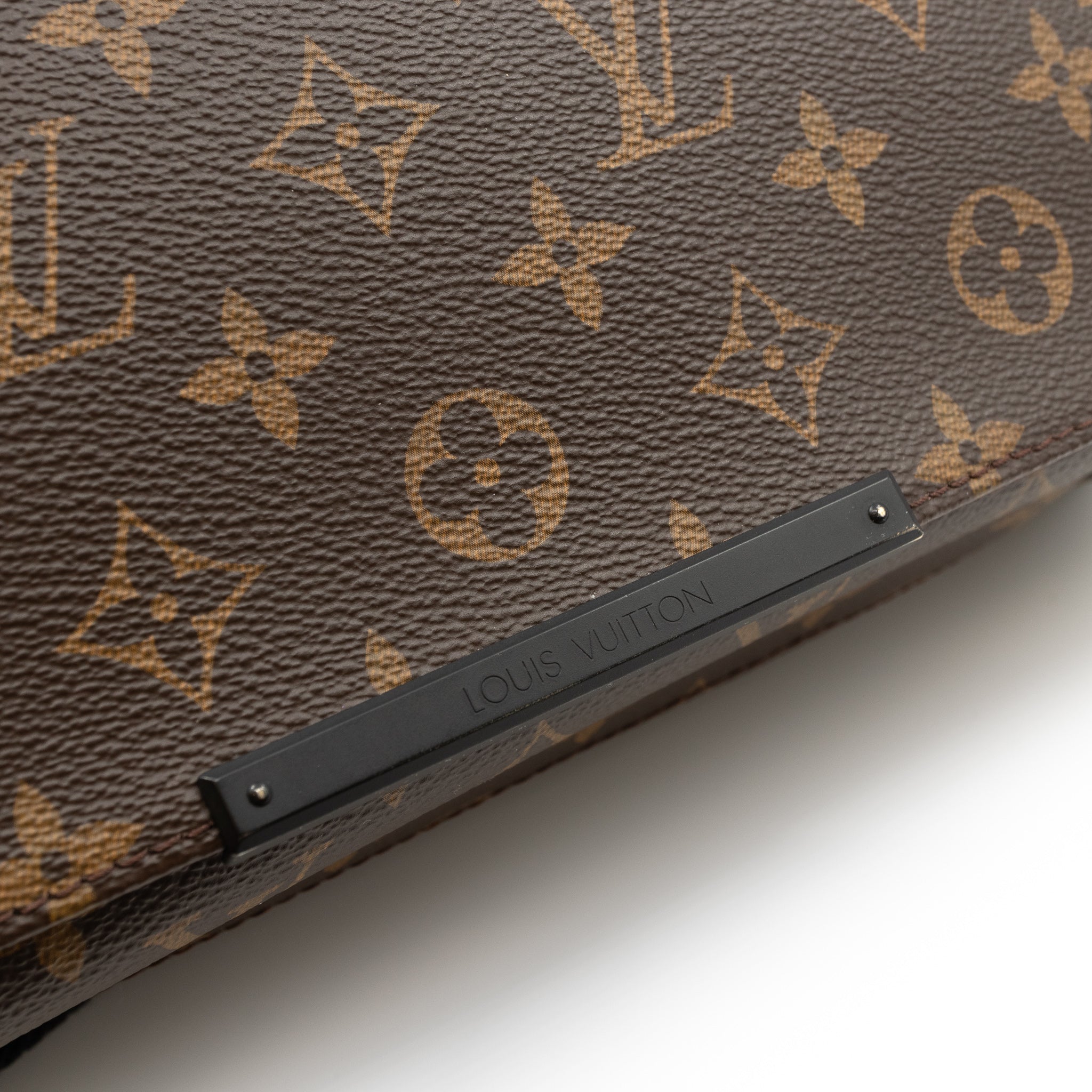 District MM Monogram Macassar