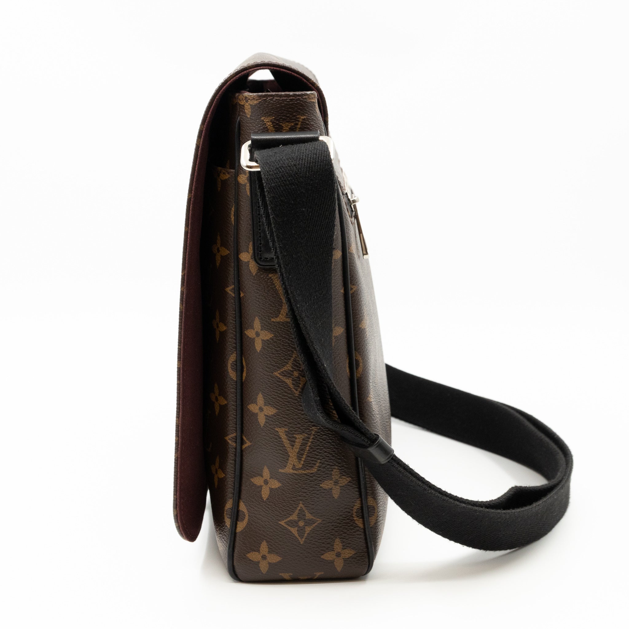 District MM Monogram Macassar