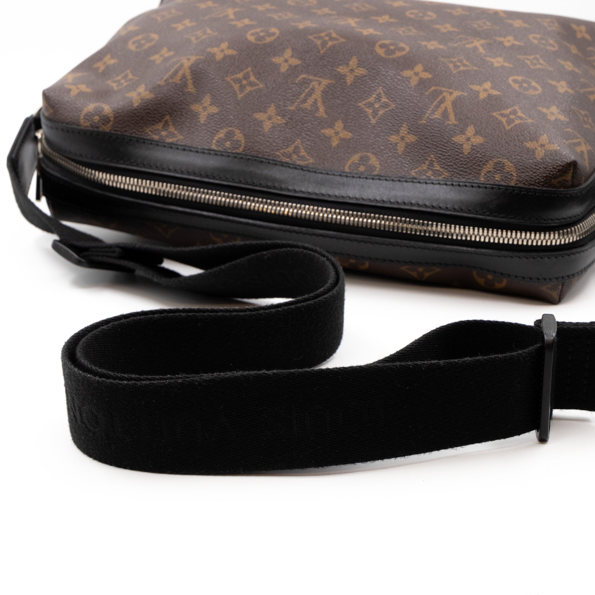 Torres Messenger Monogram Macassar