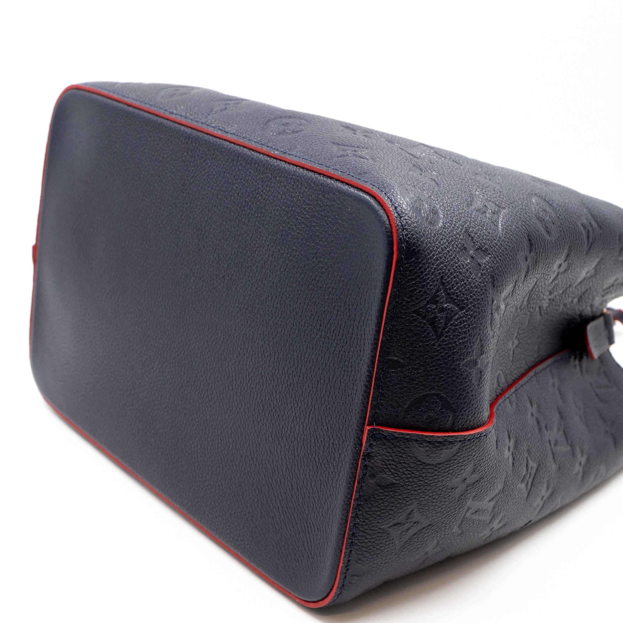 NéoNoé MM Monogram Empreinte Marine Rouge
