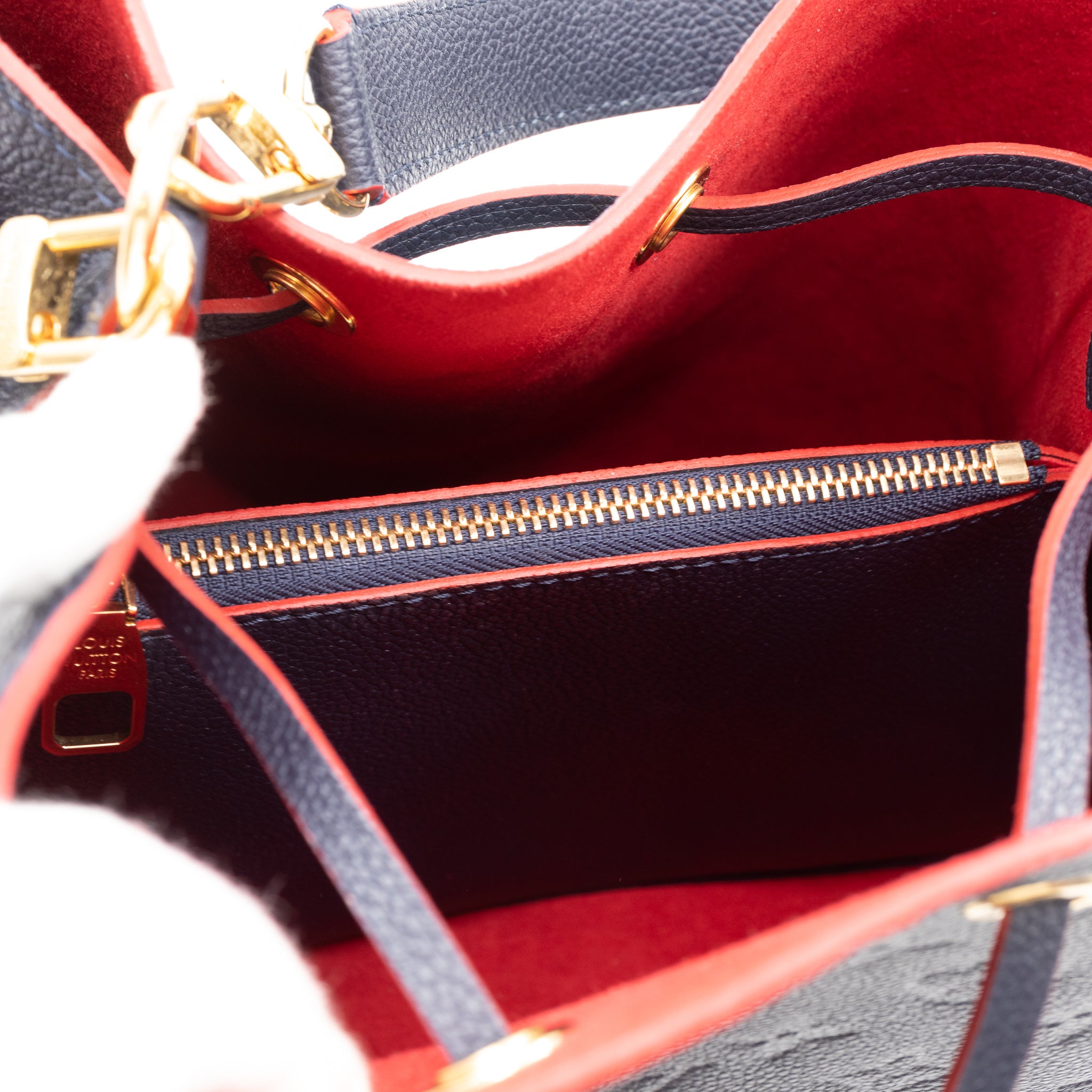 NéoNoé MM Monogram Empreinte Marine Rouge