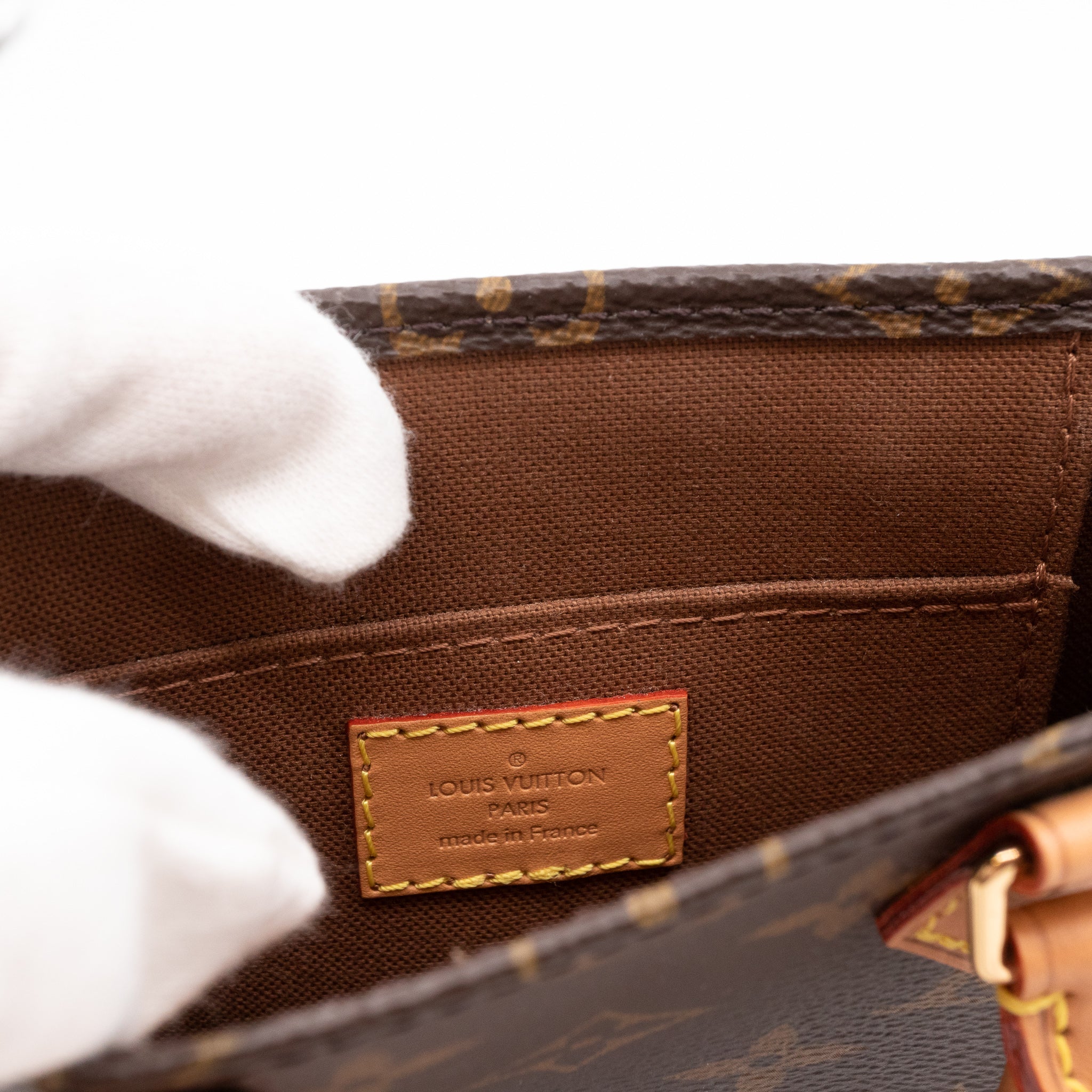 Petit Sac Plat Monogram