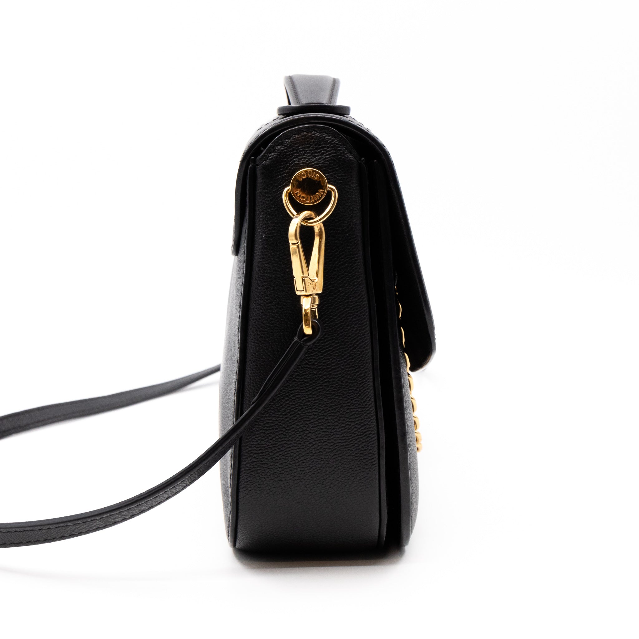 Very Messenger Monogram Leather Black