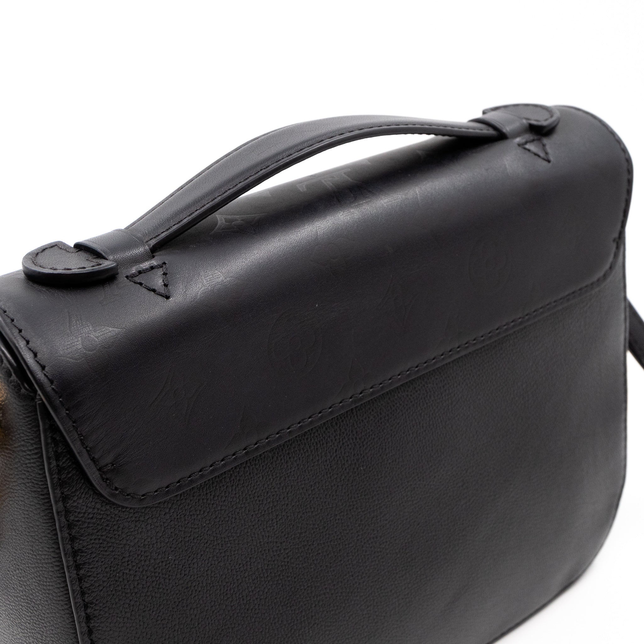 Very Messenger Monogram Leather Black