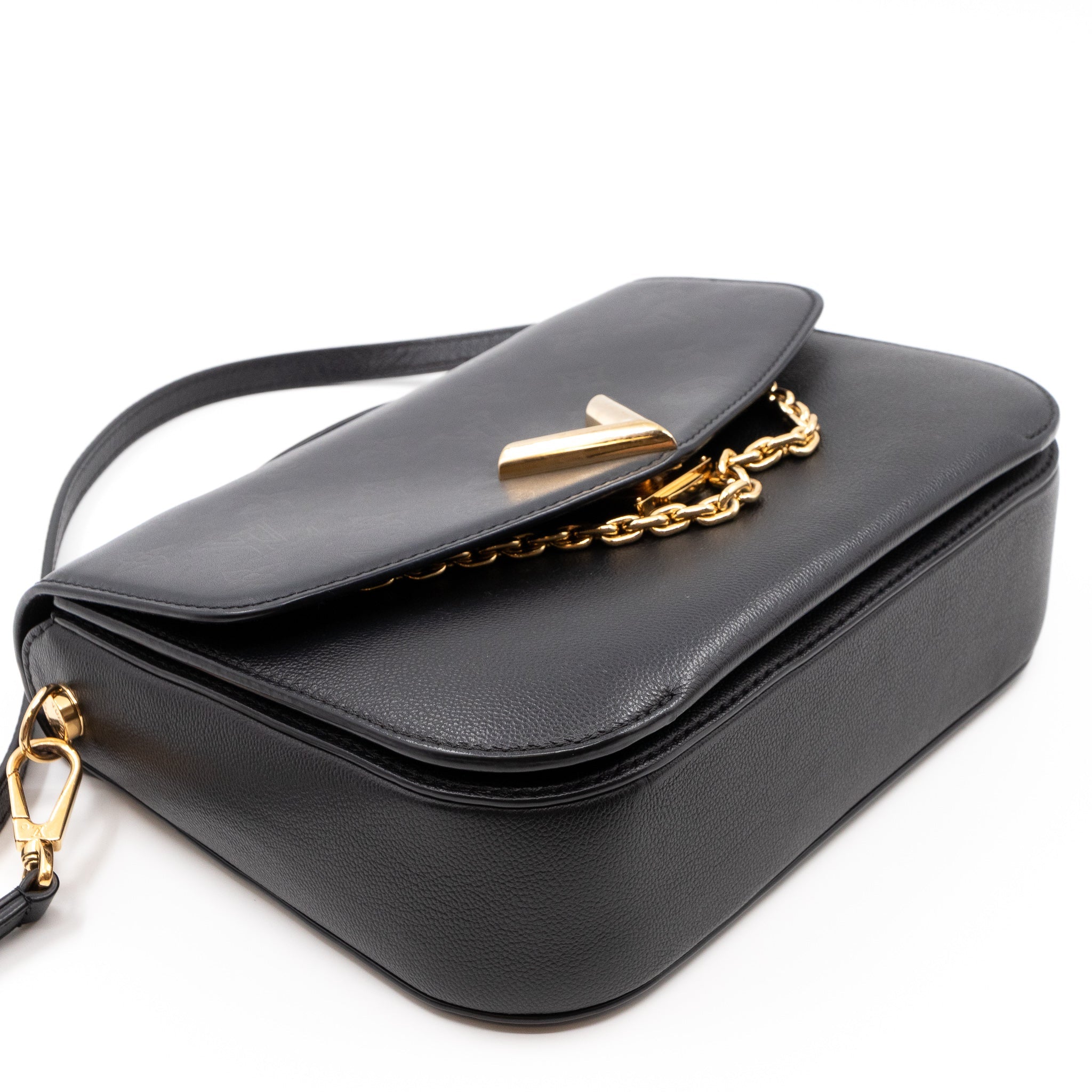 Very Messenger Monogram Leather Black