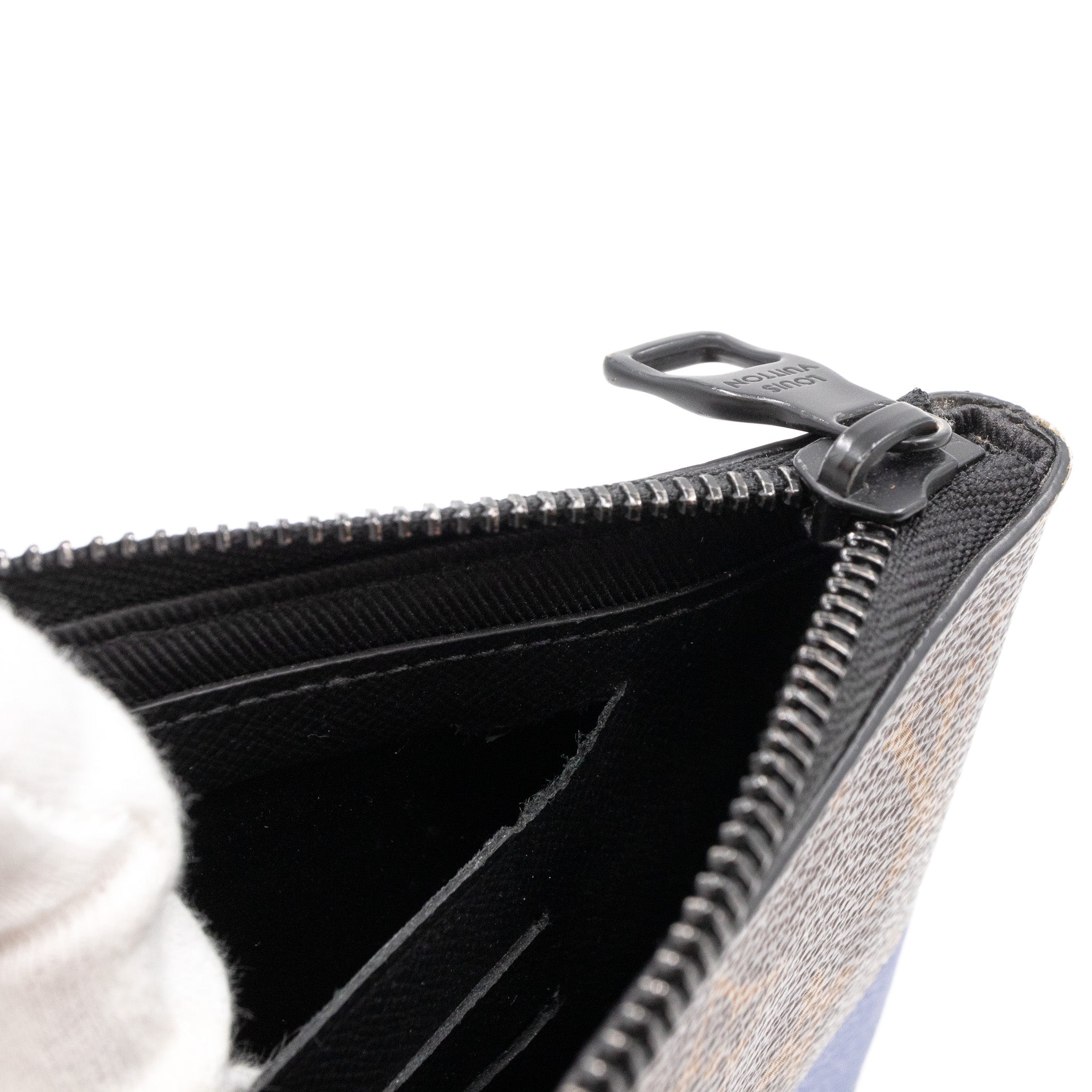 Zipped Pouch MM Monogram Logo Story