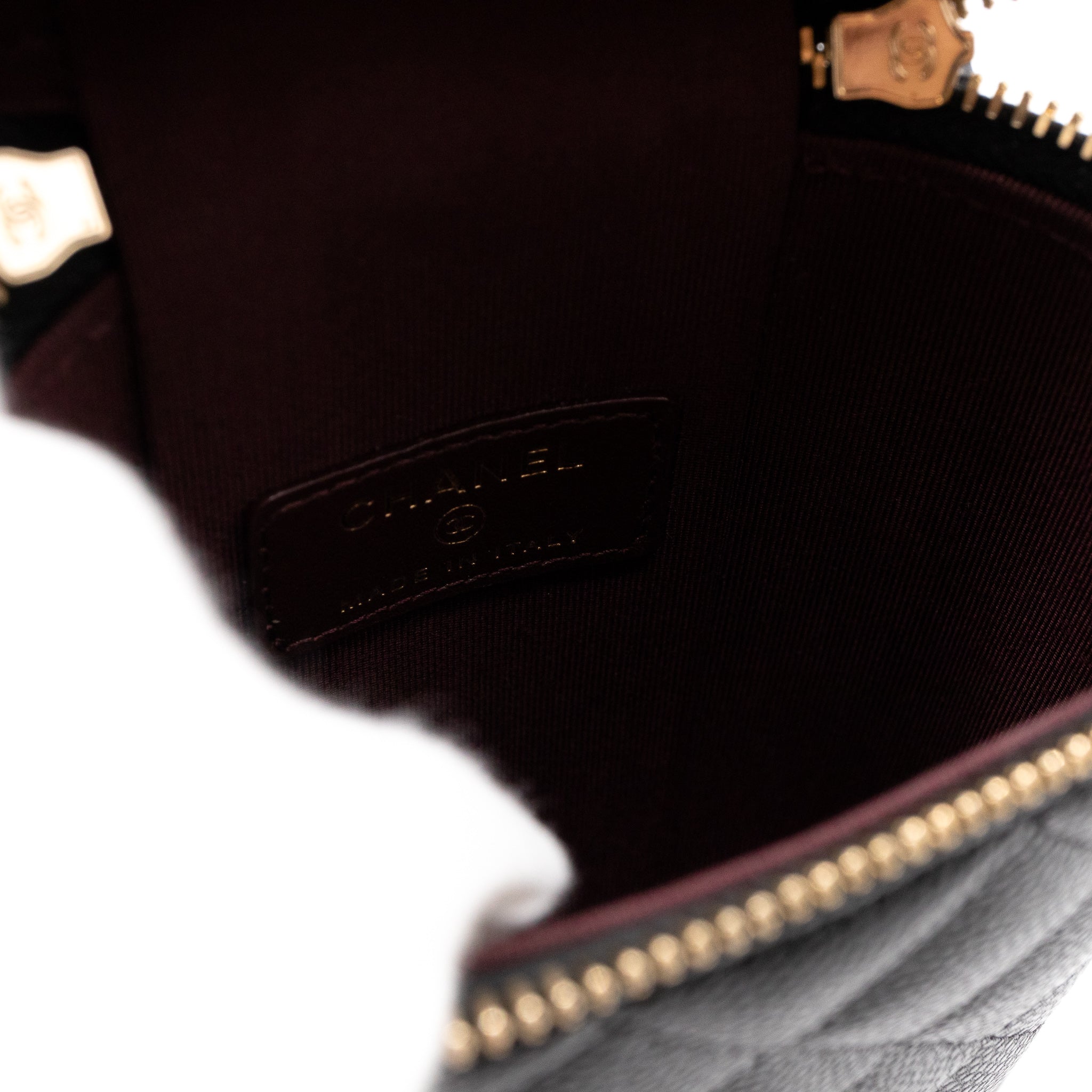 Vanity On Chain Phone Holder Black Caviar