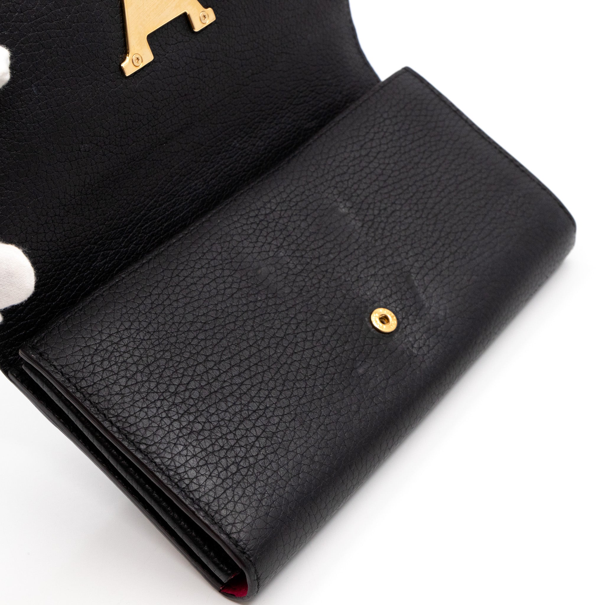 Capucines Wallet Black Leather