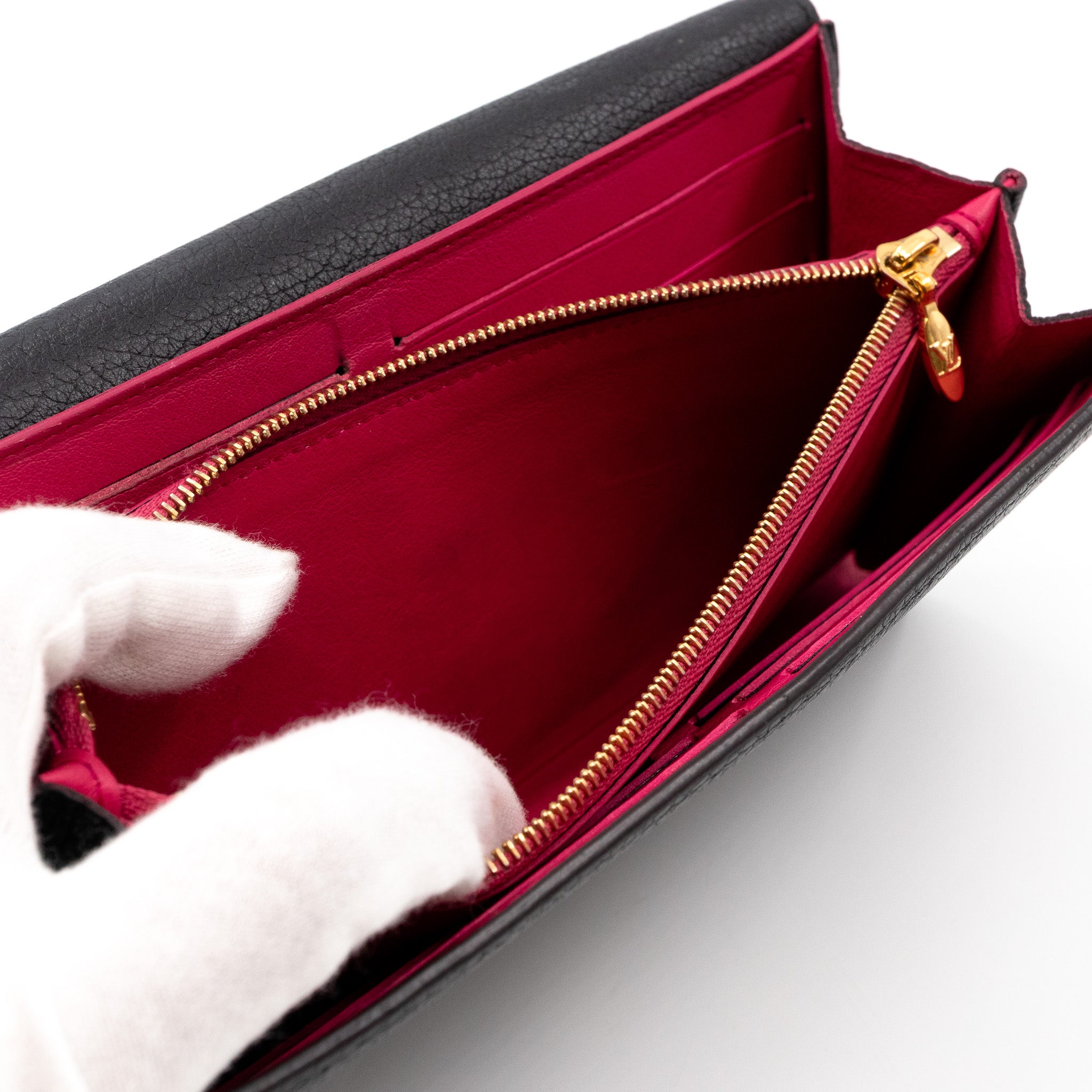 Capucines Wallet Black Leather