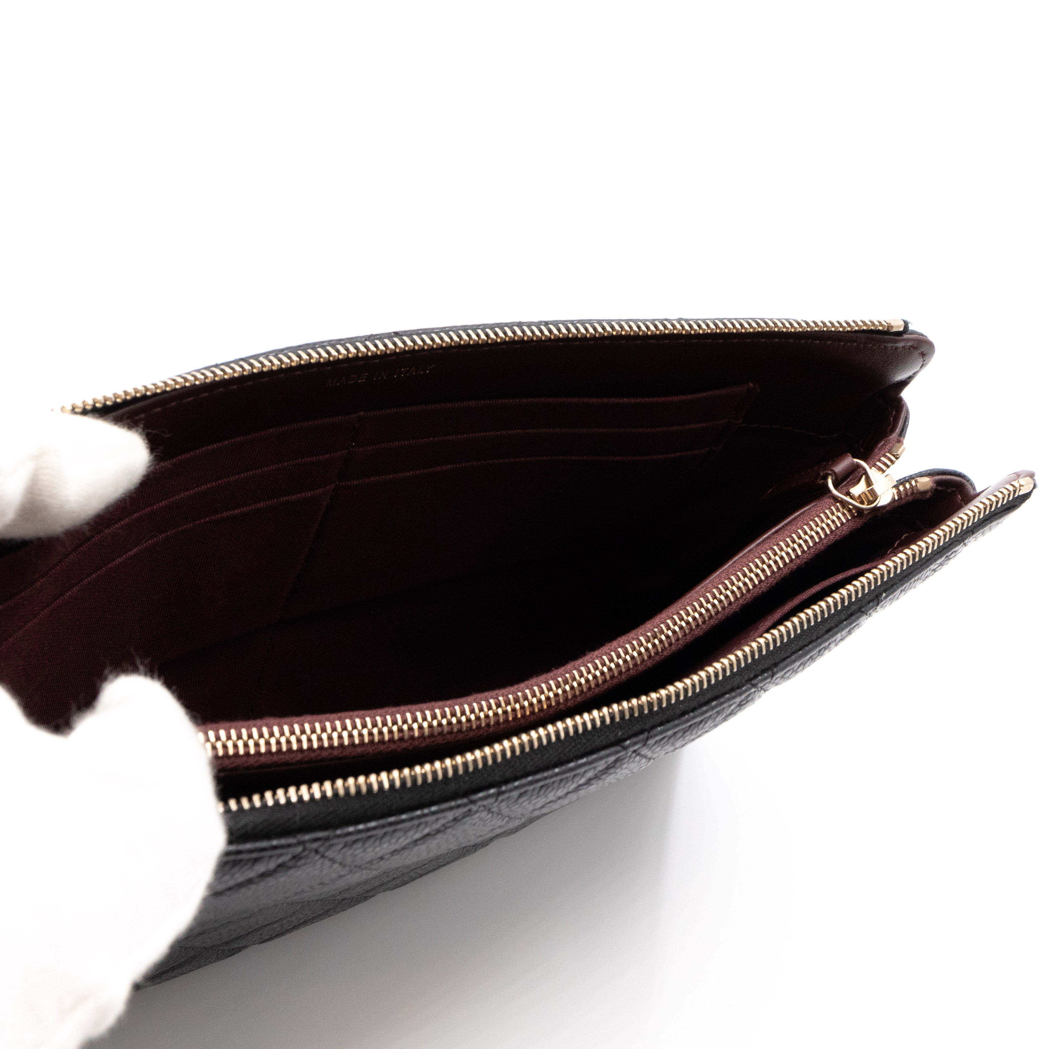 Medium Classic Zip Pouch Black Caviar