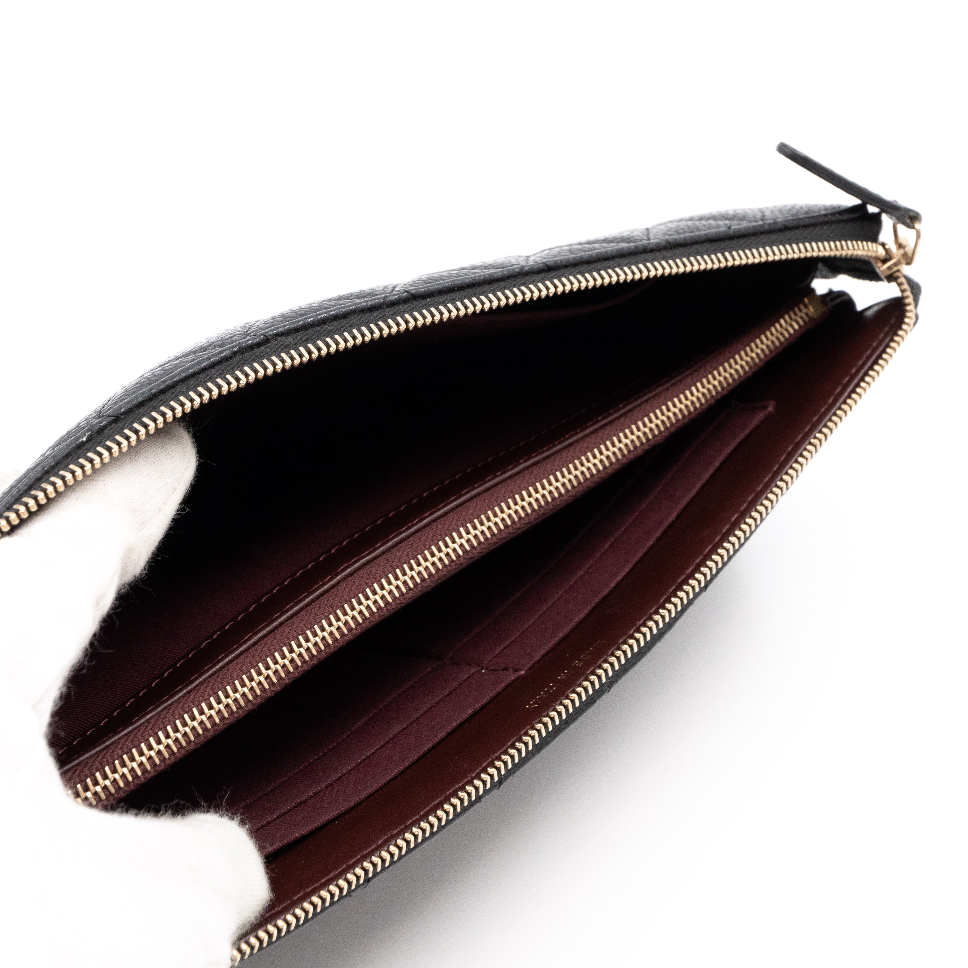 Medium Classic Zip Pouch Black Caviar