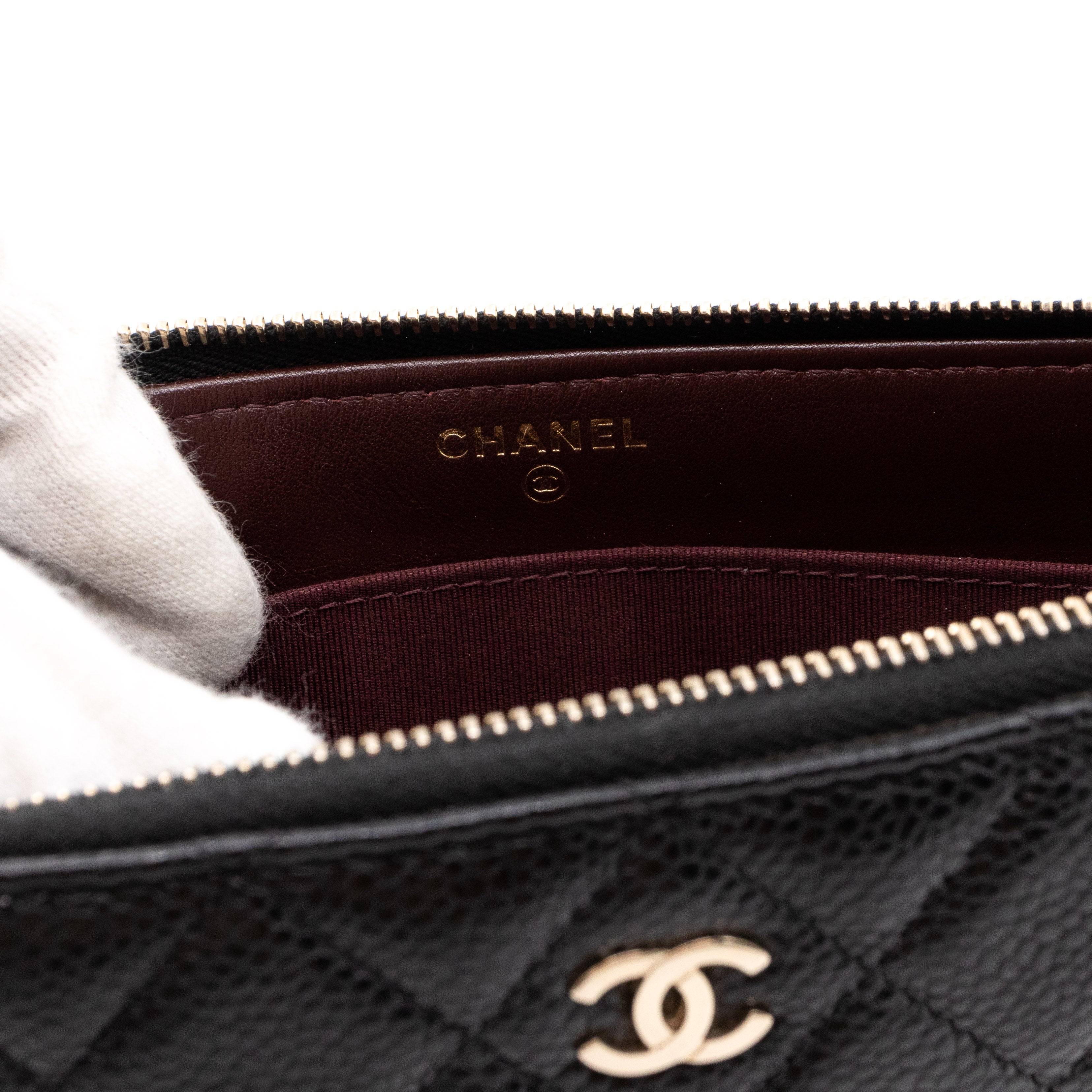 Medium Classic Zip Pouch Black Caviar