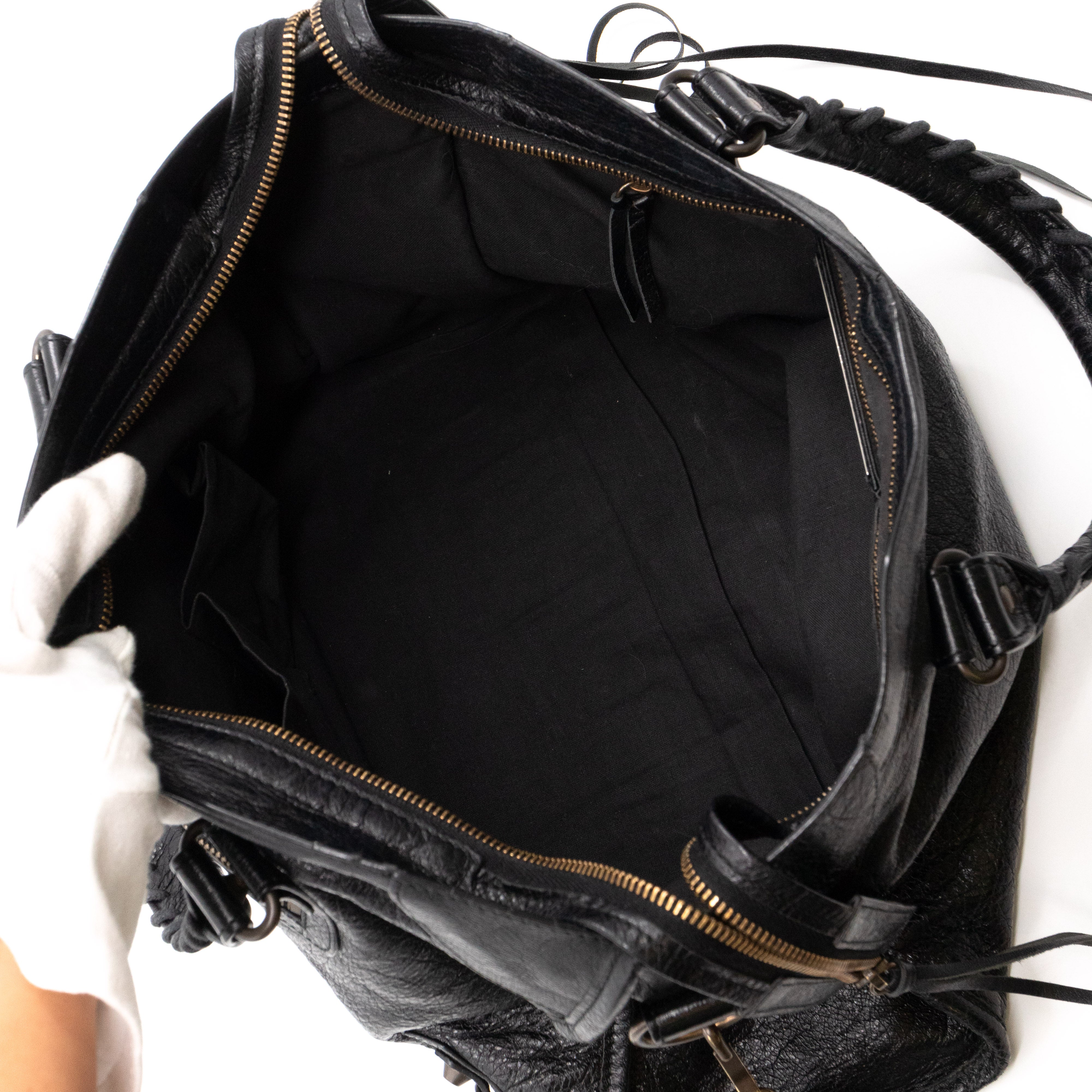 City Classic Studs Black Leather