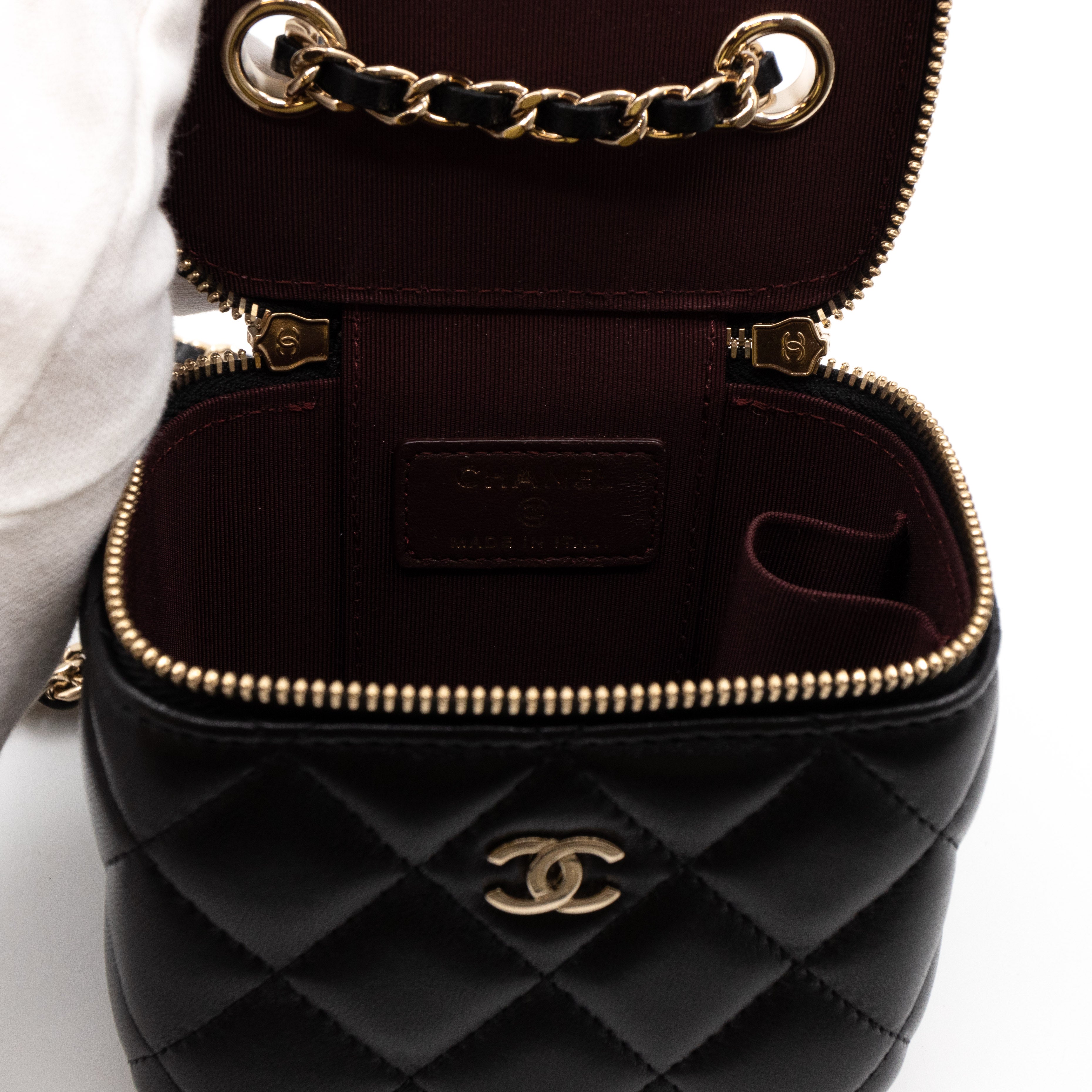 Small Vanity On Chain Black Leather