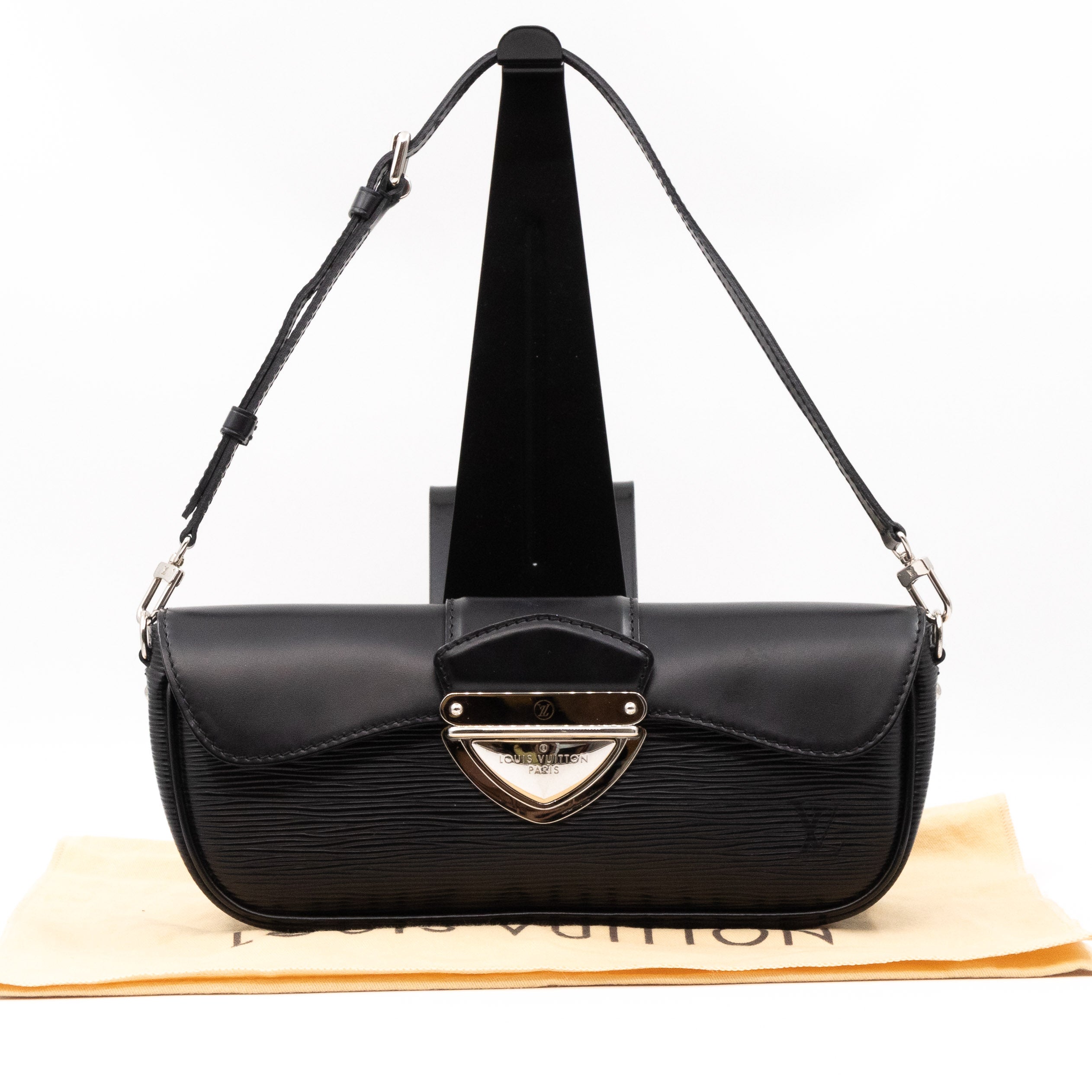 Louis Vuitton Epi Pochette Montaigne - Black Shoulder Bags