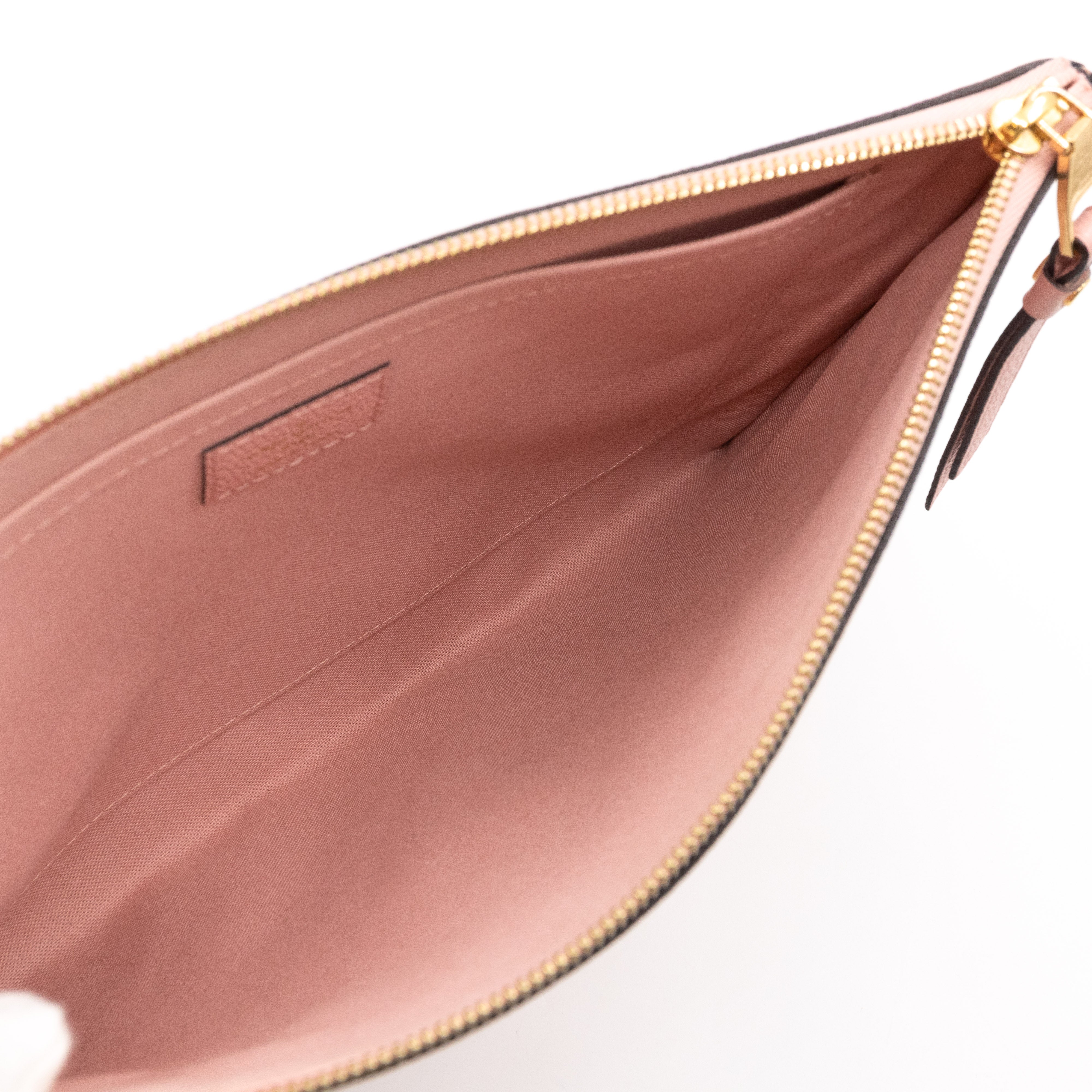 Daily Pouch Monogram Empreinte Rose Poudre