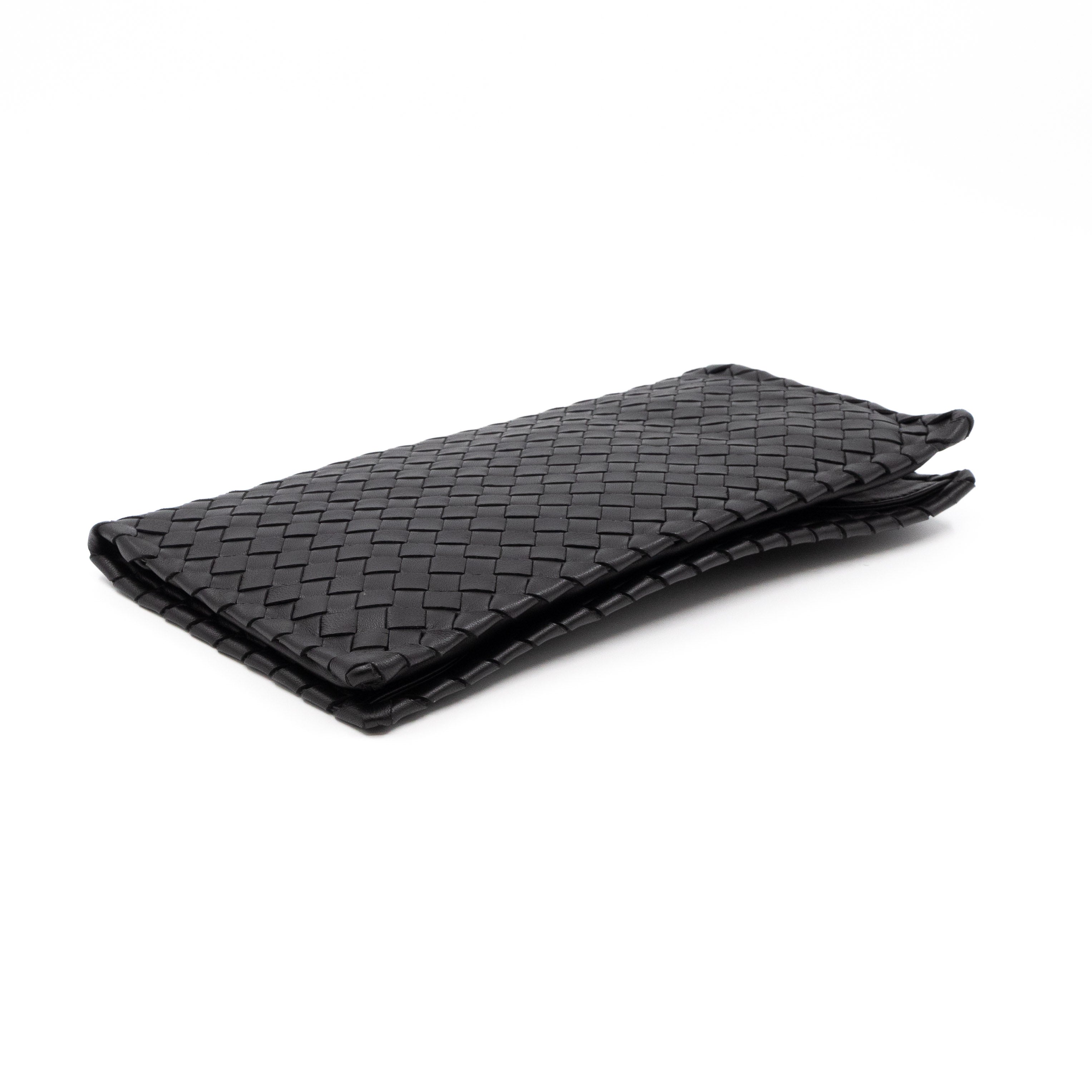 Twist Lock Clutch Intrecciato Black Leather