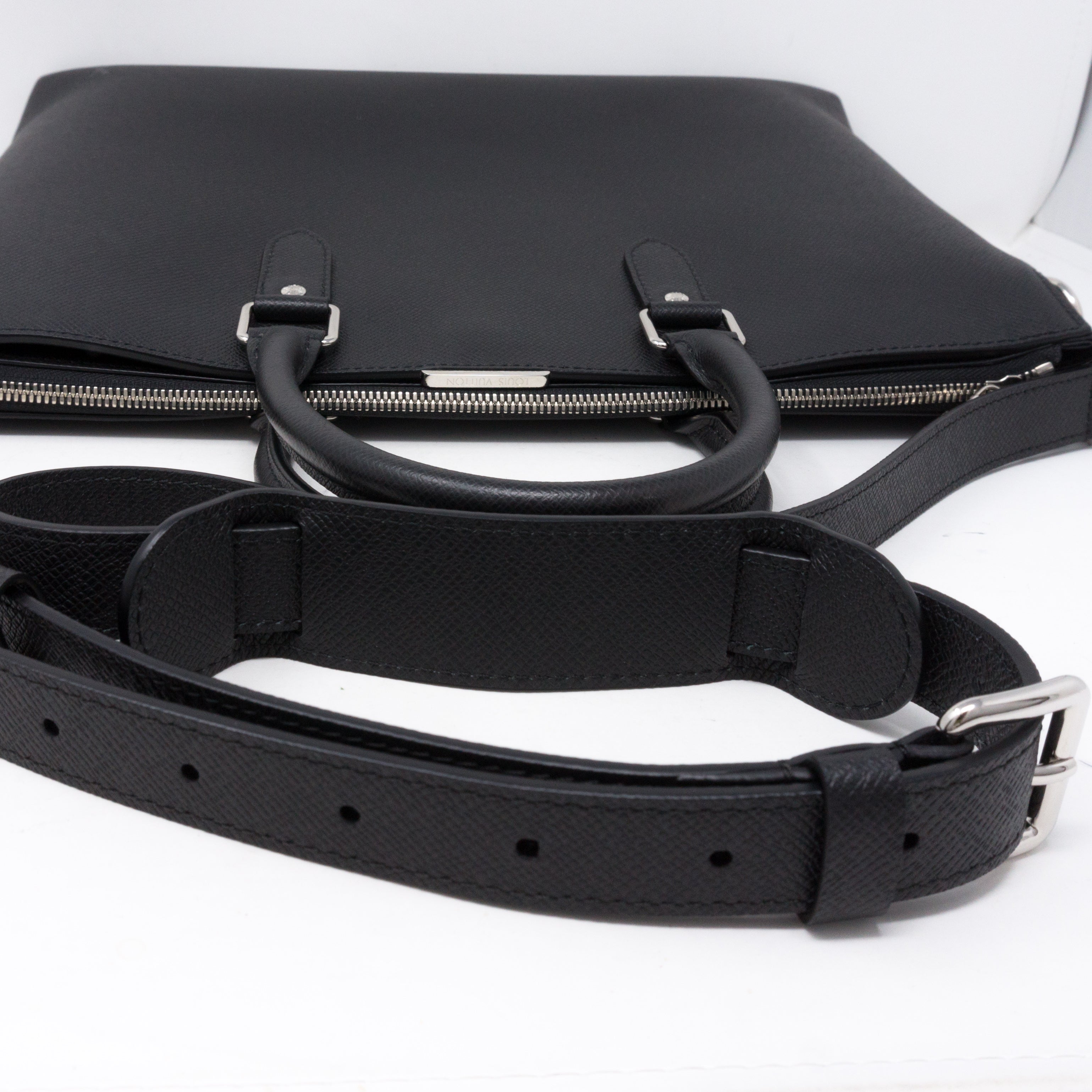 Anton Soft Briefcase Black Taiga Leather