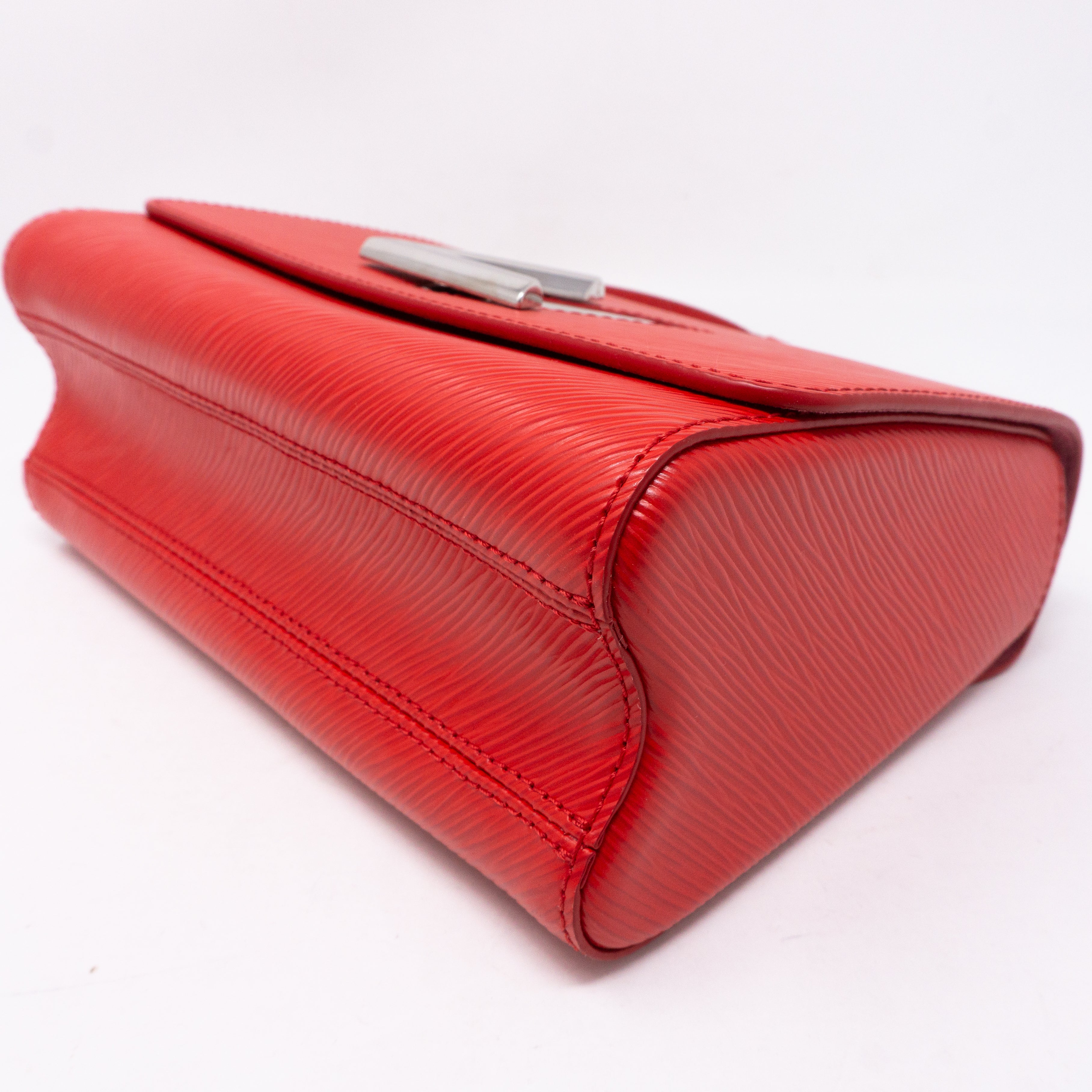 Twist MM Epi Leather Coquelicot Red