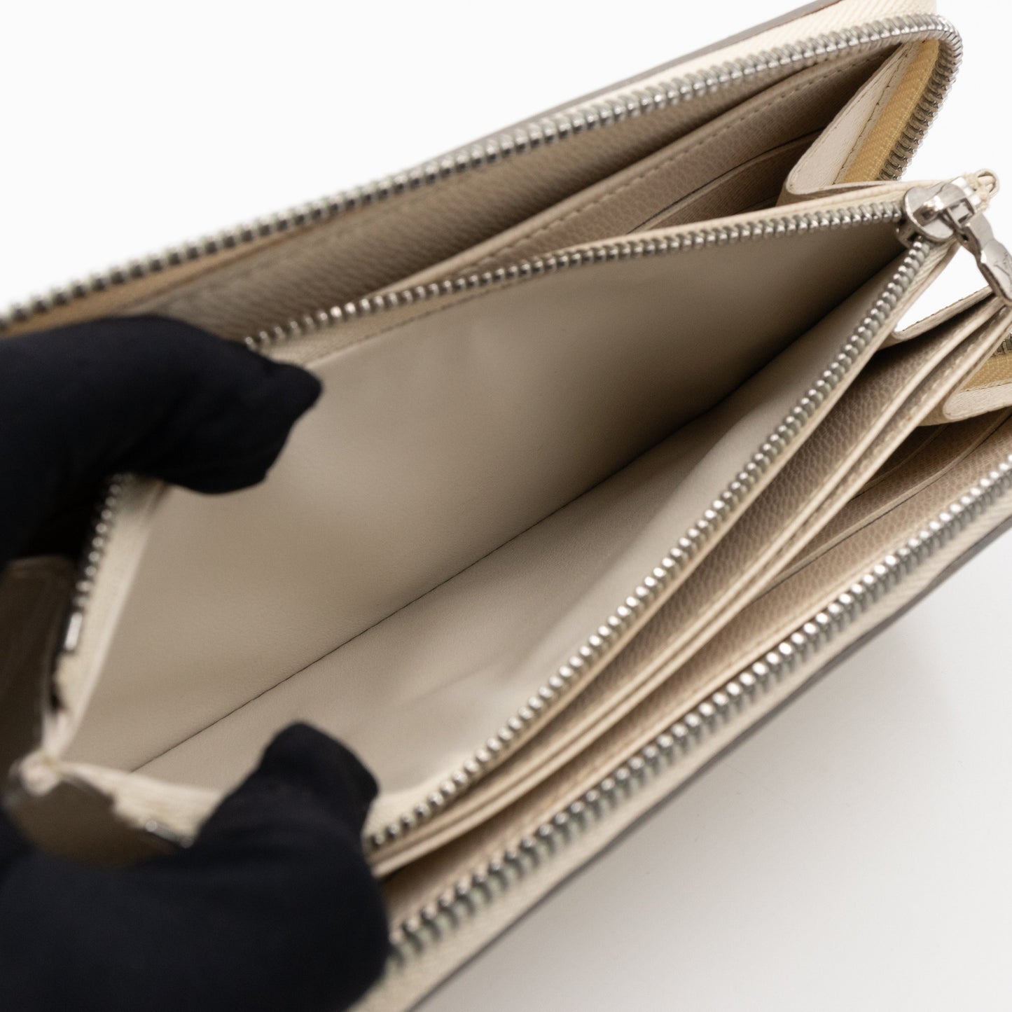 Zippy Wallet Ivory Epi Leather